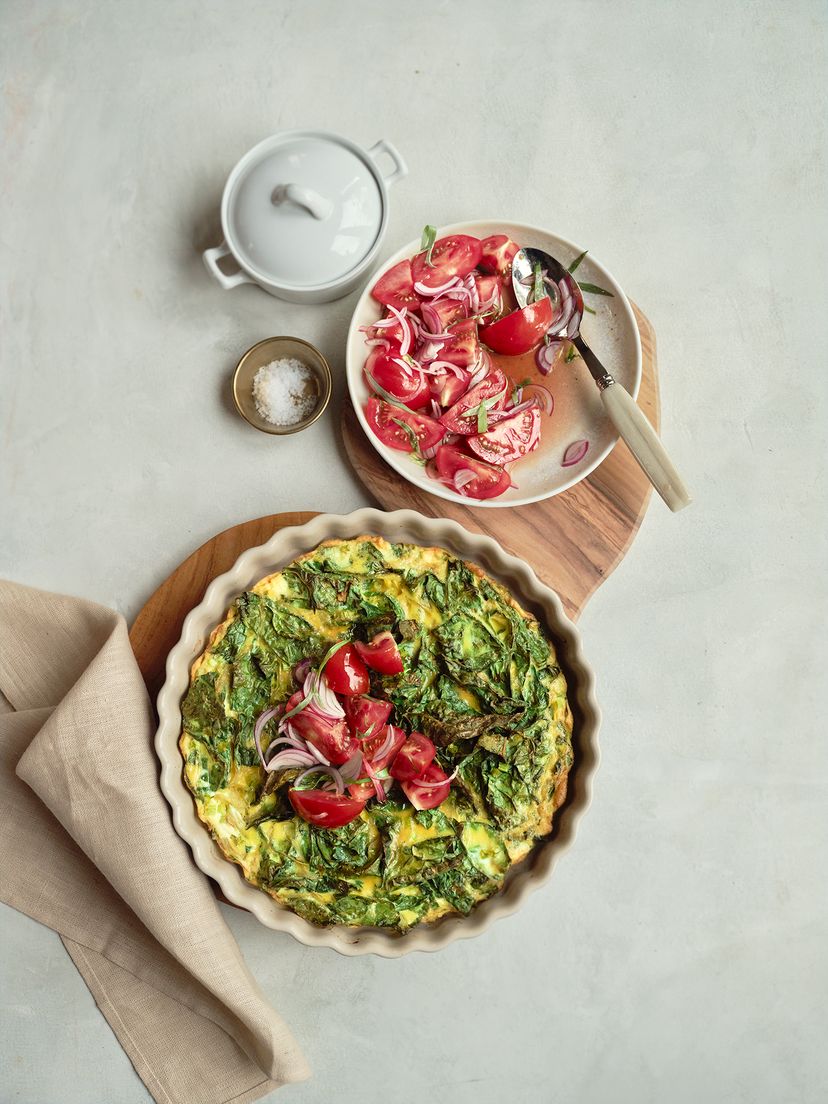 Grüne Frittata mit Tomatensalat