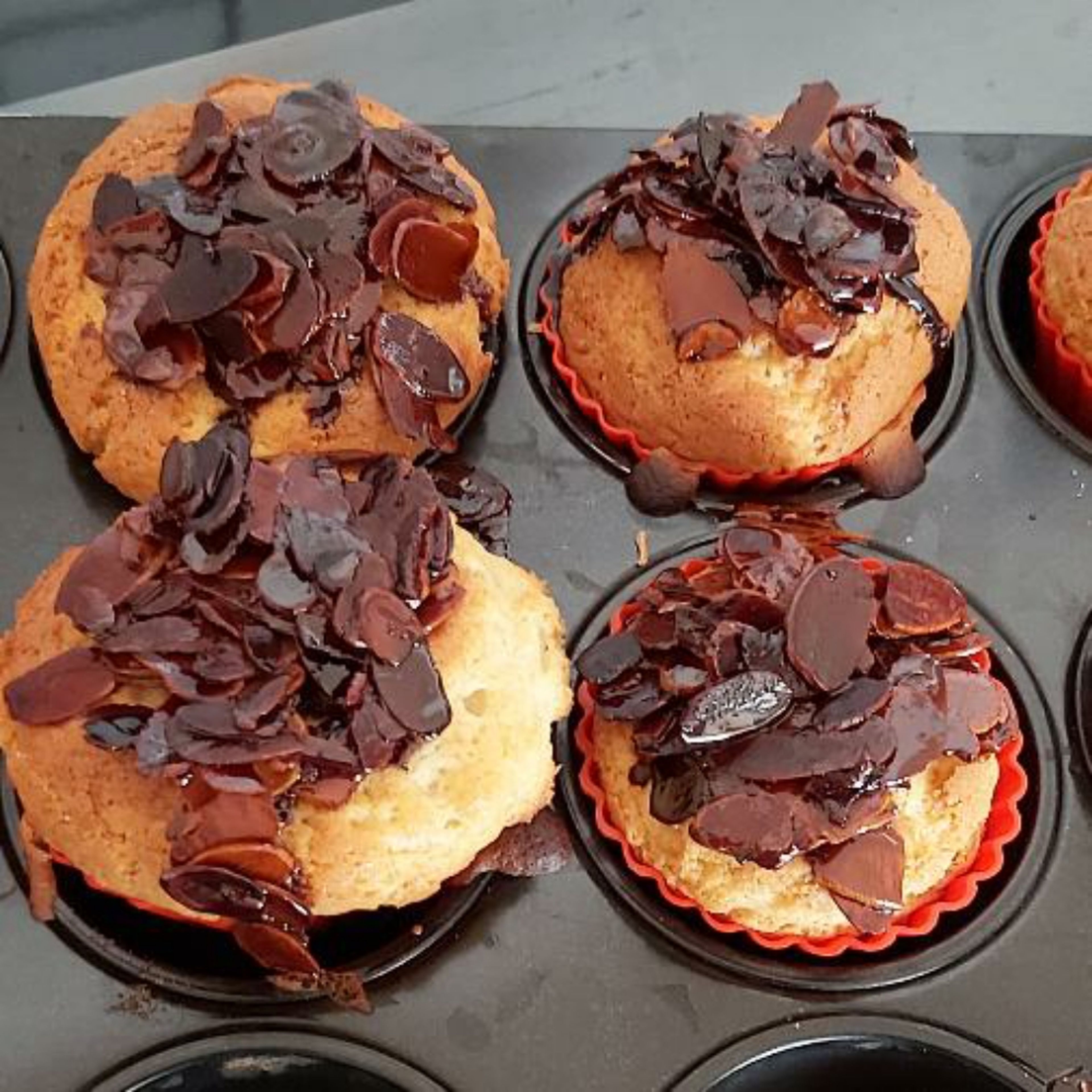 Muffins mit karamellisieren Mandeln