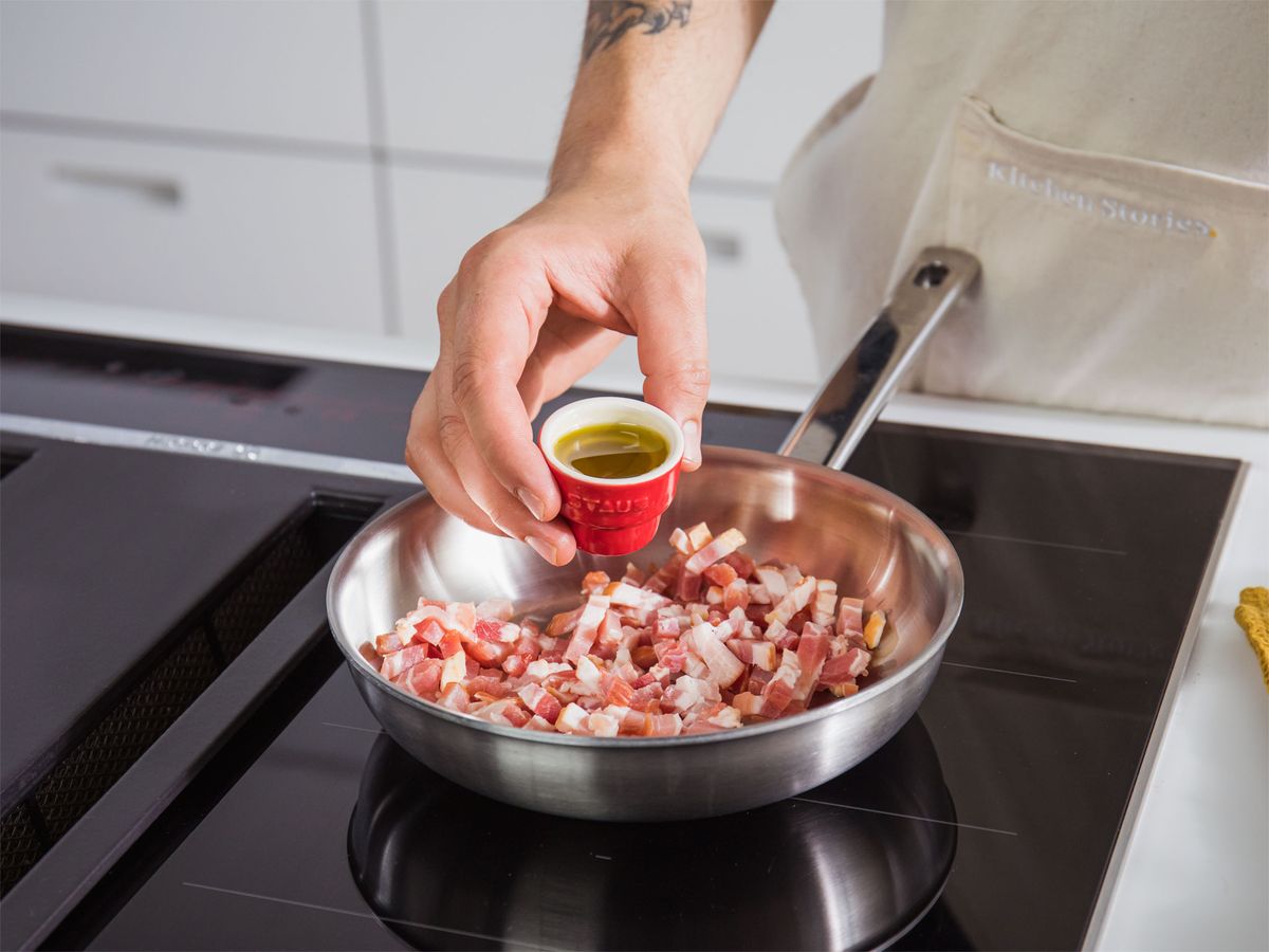 Salade Lyonnaise (Französischer Salat mit Speck und pochiertem Ei ...