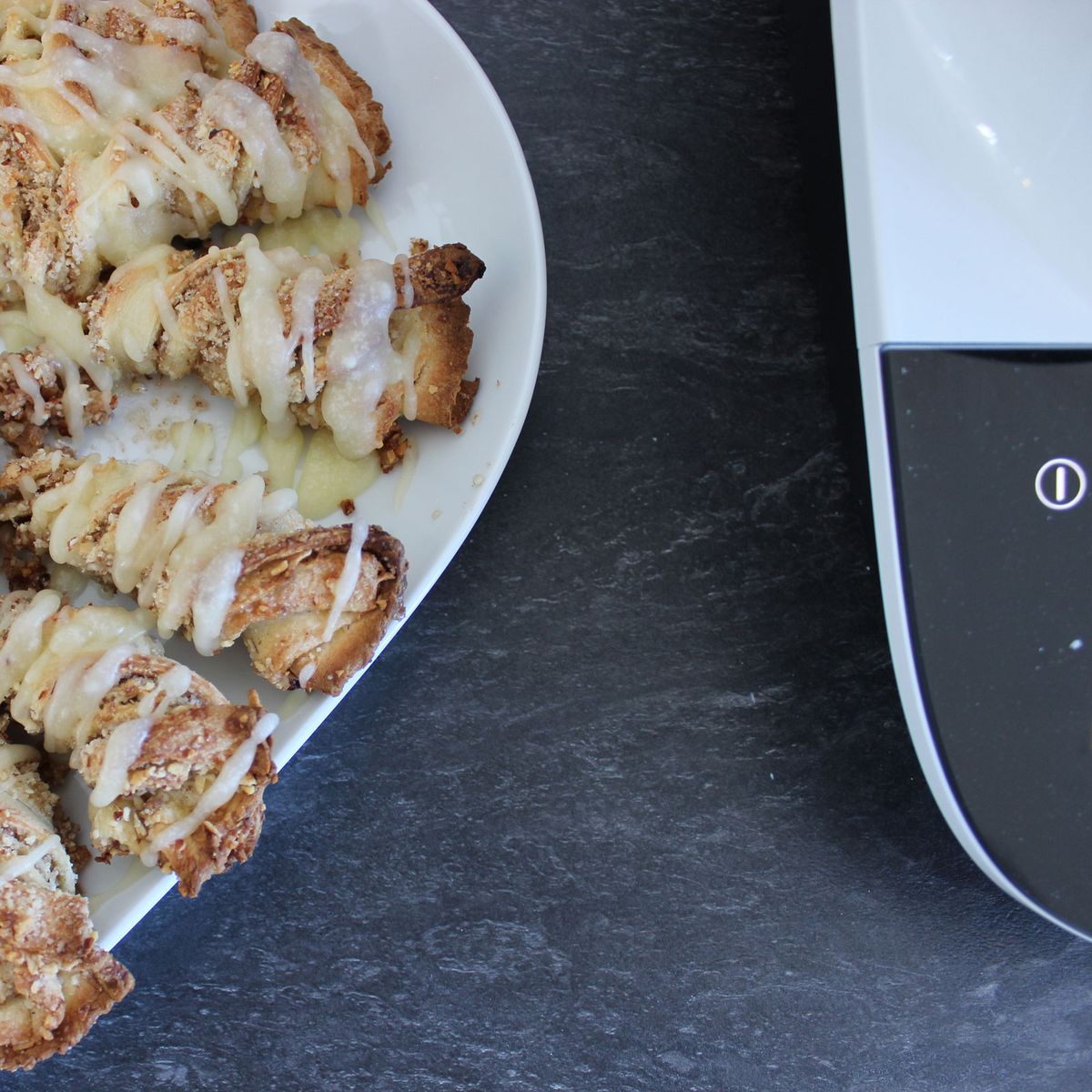 Ahorn-Nuss-Kringel mit dem Cookit | Rezept | Kitchen Stories