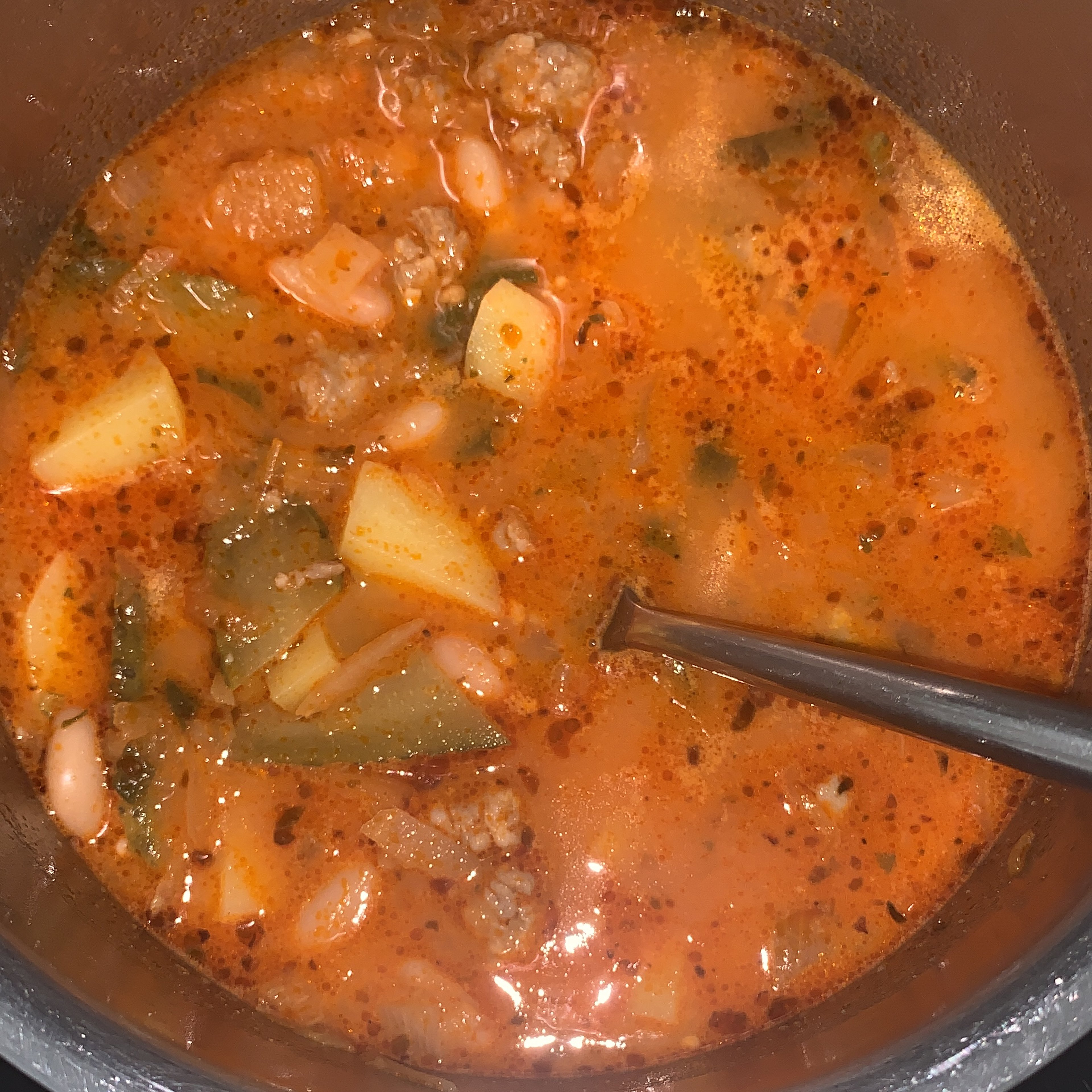 Sauerkraut Suppe mit Hackfleisch, Bohnen und Kartoffeln