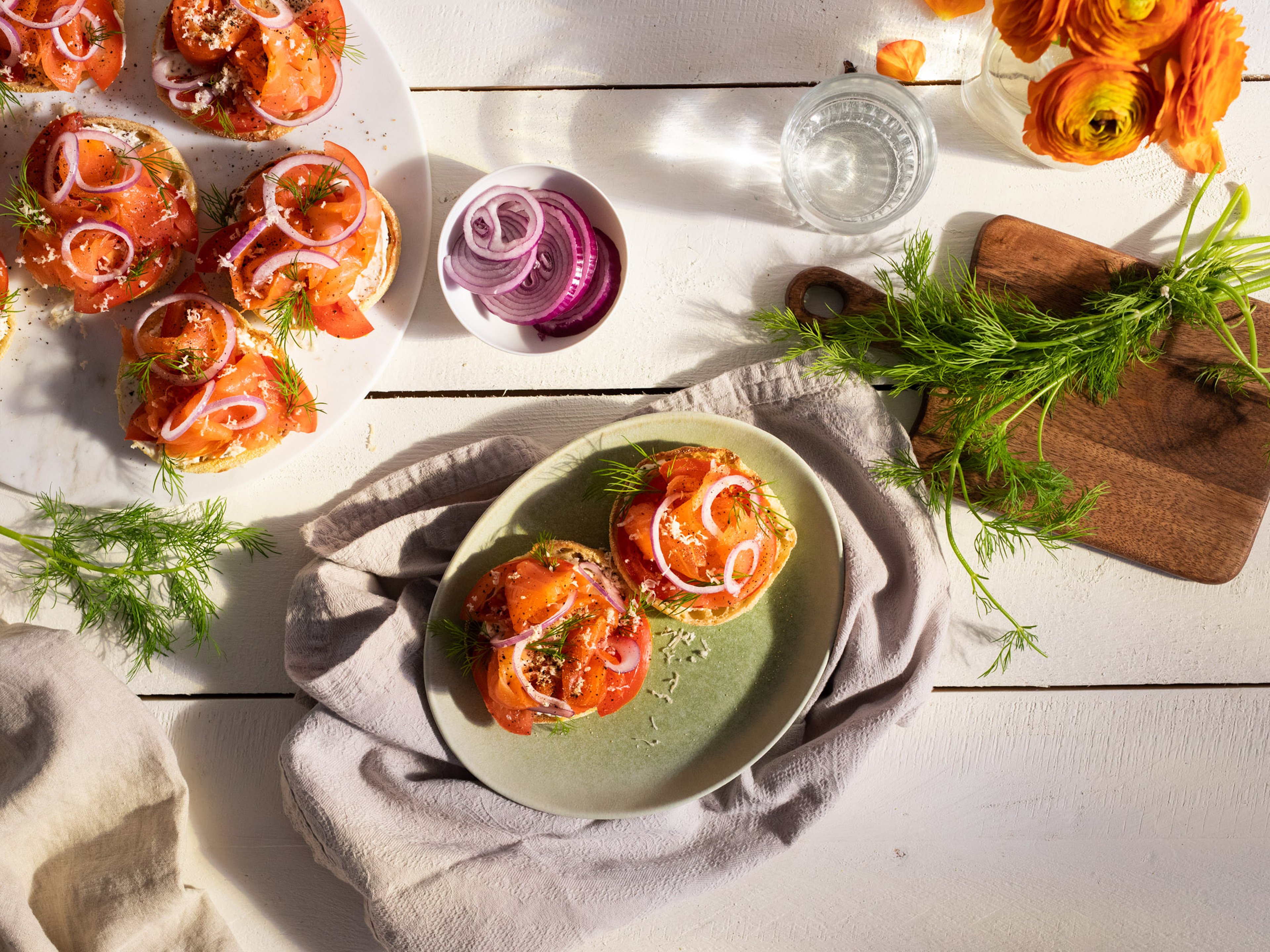 Frühstückssandwich mit Räucherlachs und Meerrettich