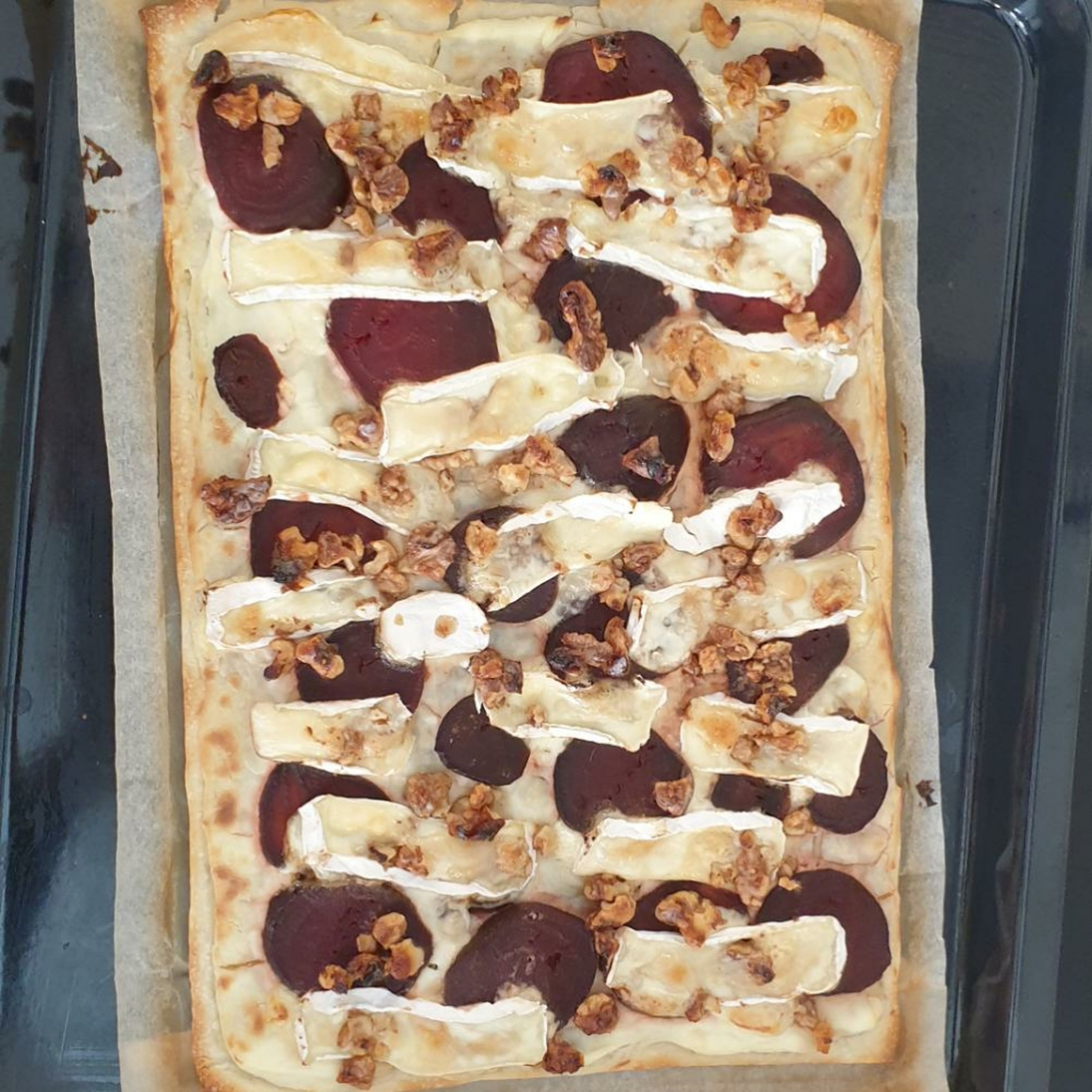 schneller Flammkuchen mit Roter Beete