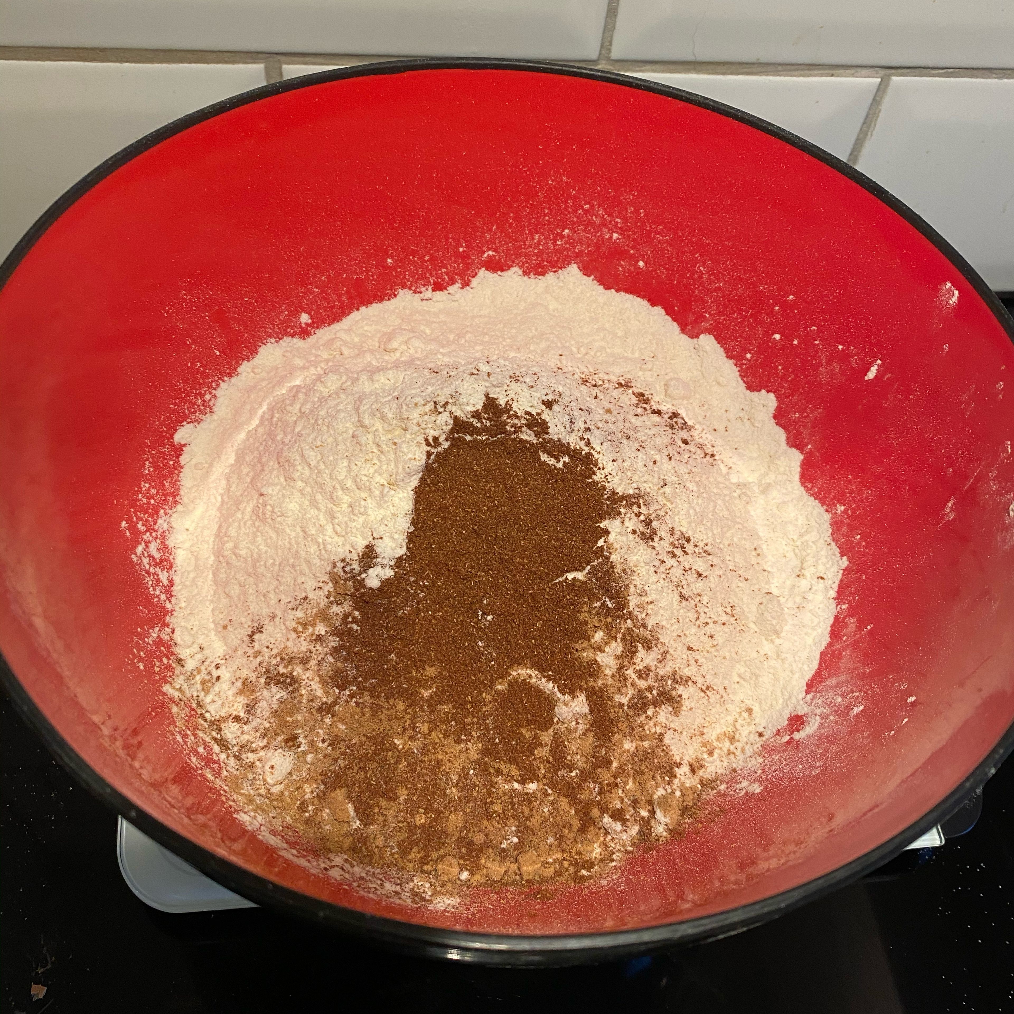 Mix flour, ginger, mixed spice in a bowl