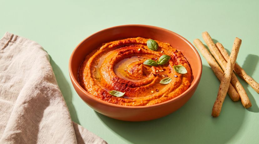 Italienisches Flair zum Dippen: So machst du cremigen Pizza-Hummus