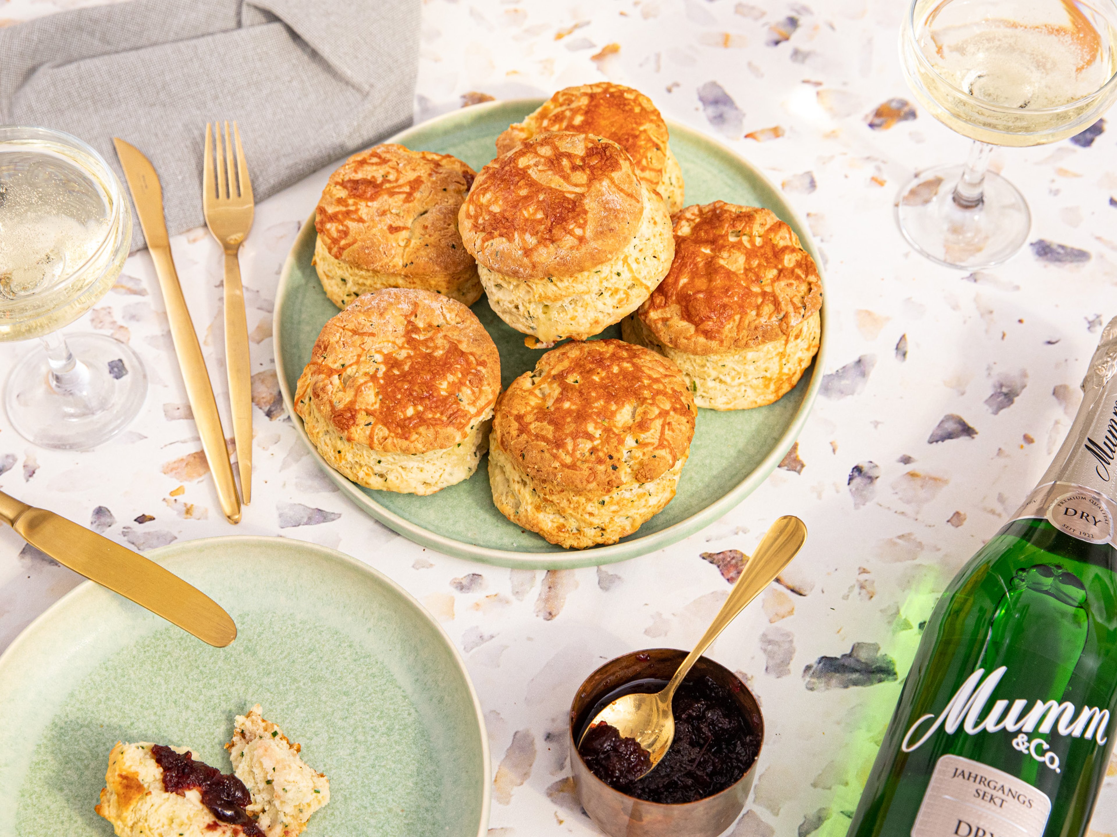 Herzhafte Scones mit Cheddar