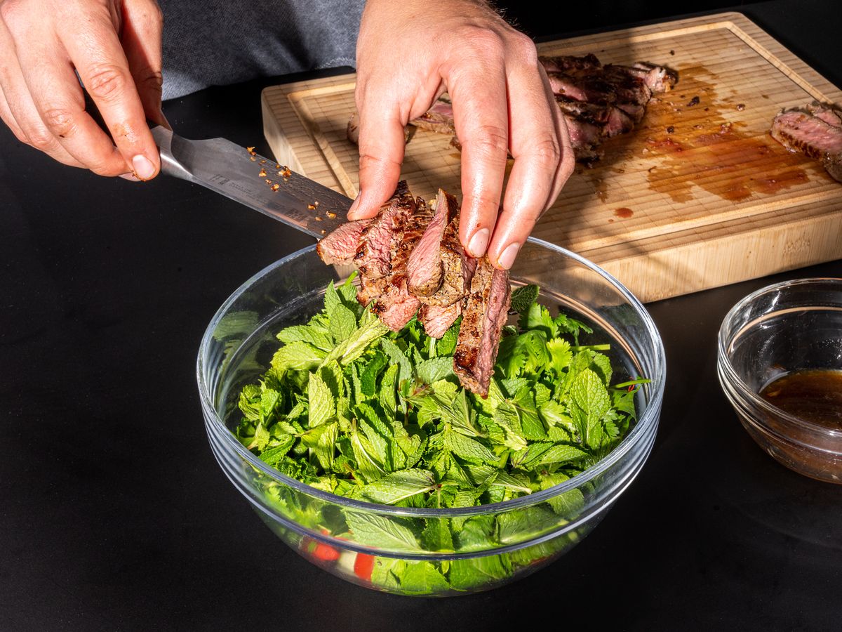 Yum Nua (Thailändischer Rindfleischsalat) Rezept Kitchen Stories