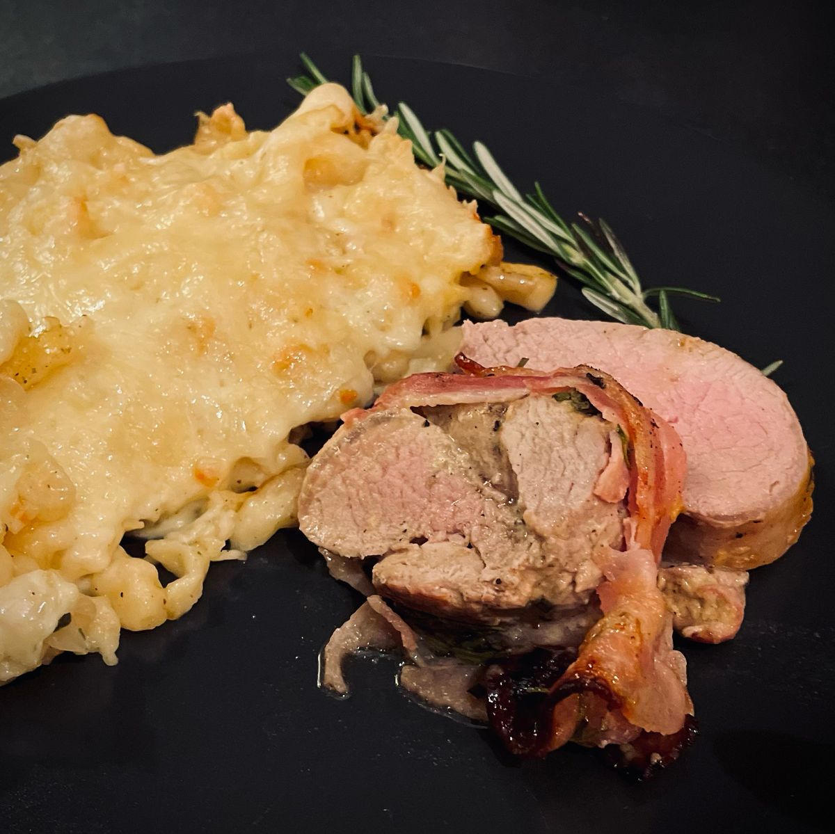 Schweinelendchen im Speckmantel | Rezept | Kitchen Stories