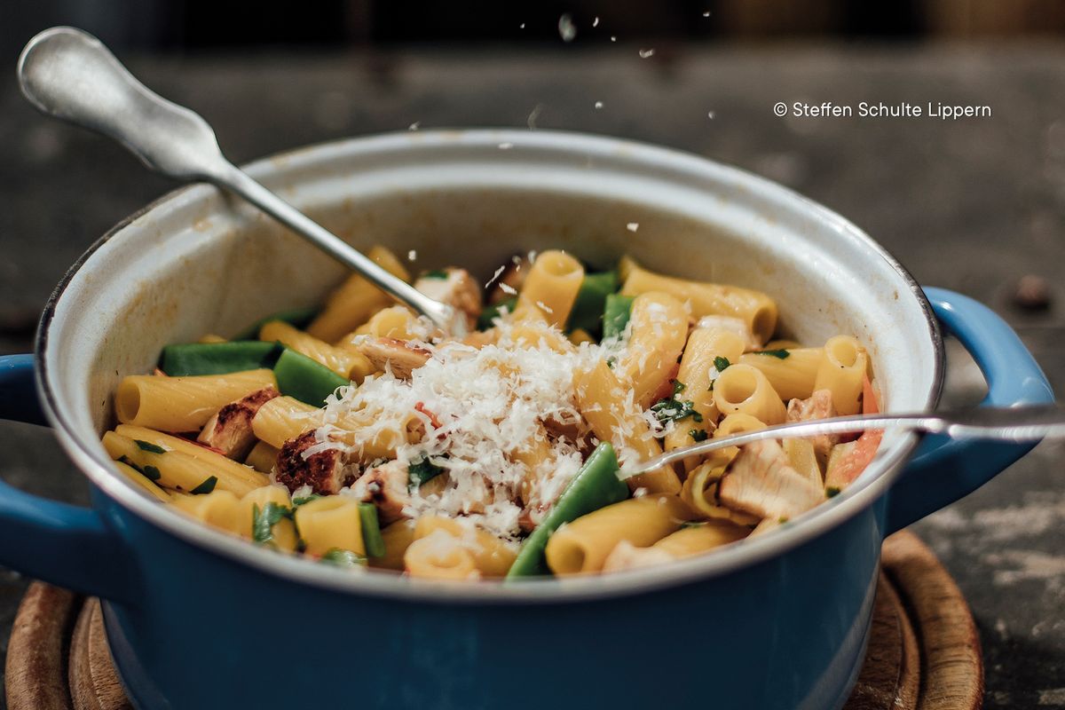 One-pot penne with chicken | Recipe | Kitchen Stories