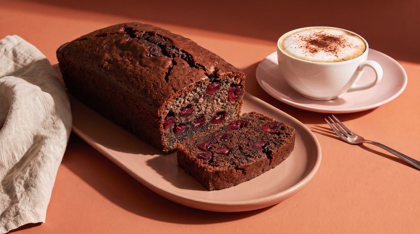 Kennst du schon diese Kuchen-Kombi aus Schokolade, Mohn und Kirschen?
