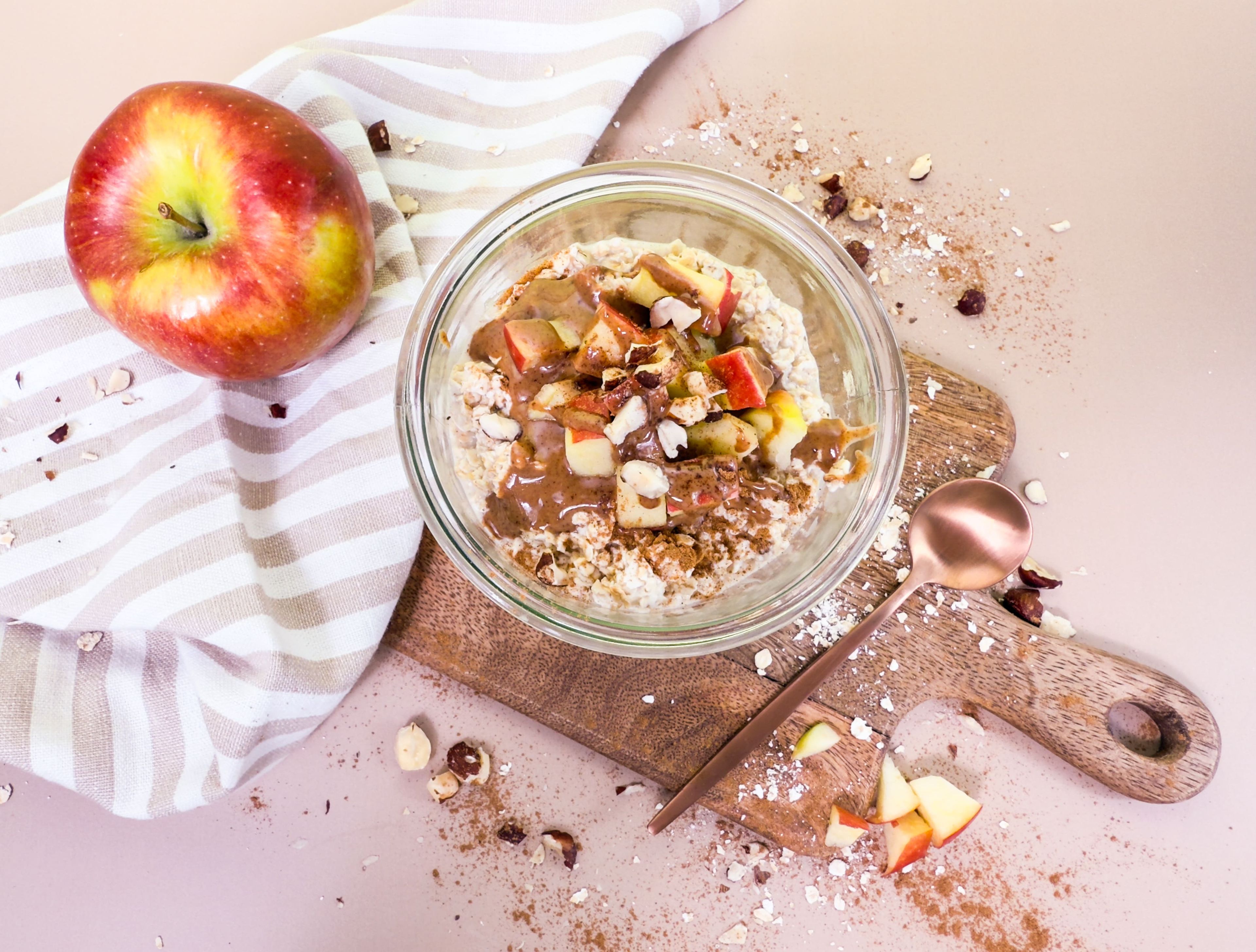 Apfel-Zimt-Porridge mit Zitronensaft