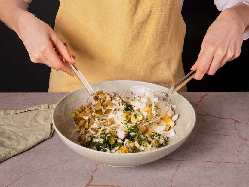 Cremiger Eiersalat – einfach &amp; original wie von Oma | Rezept | Kitchen ...