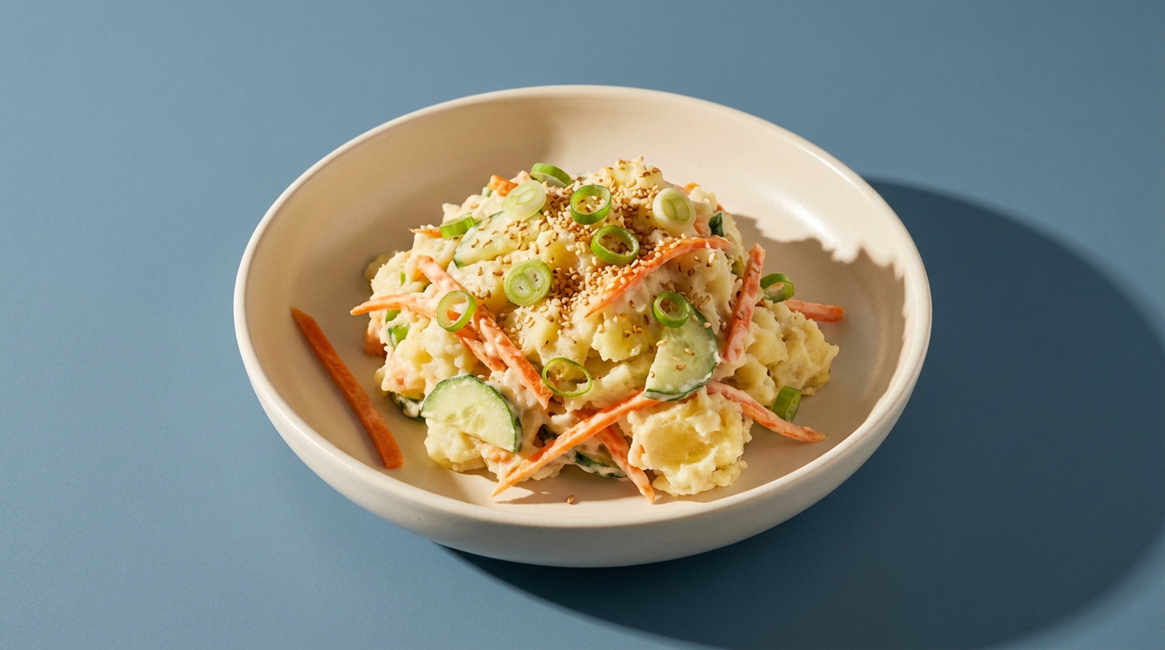 Cremig und vegan: So gelingt japanischer Kartoffelsalat