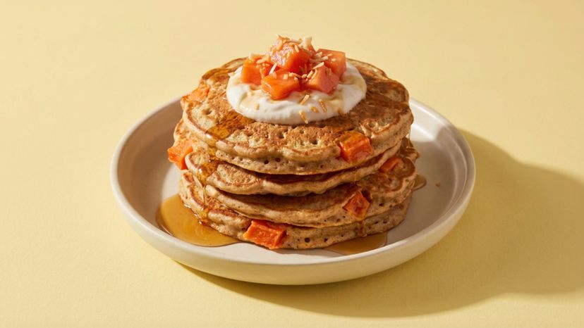 Fluffige Papaya-Pancakes mit Kokos und Limette für dein nächstes Sonntagsfrühstück
