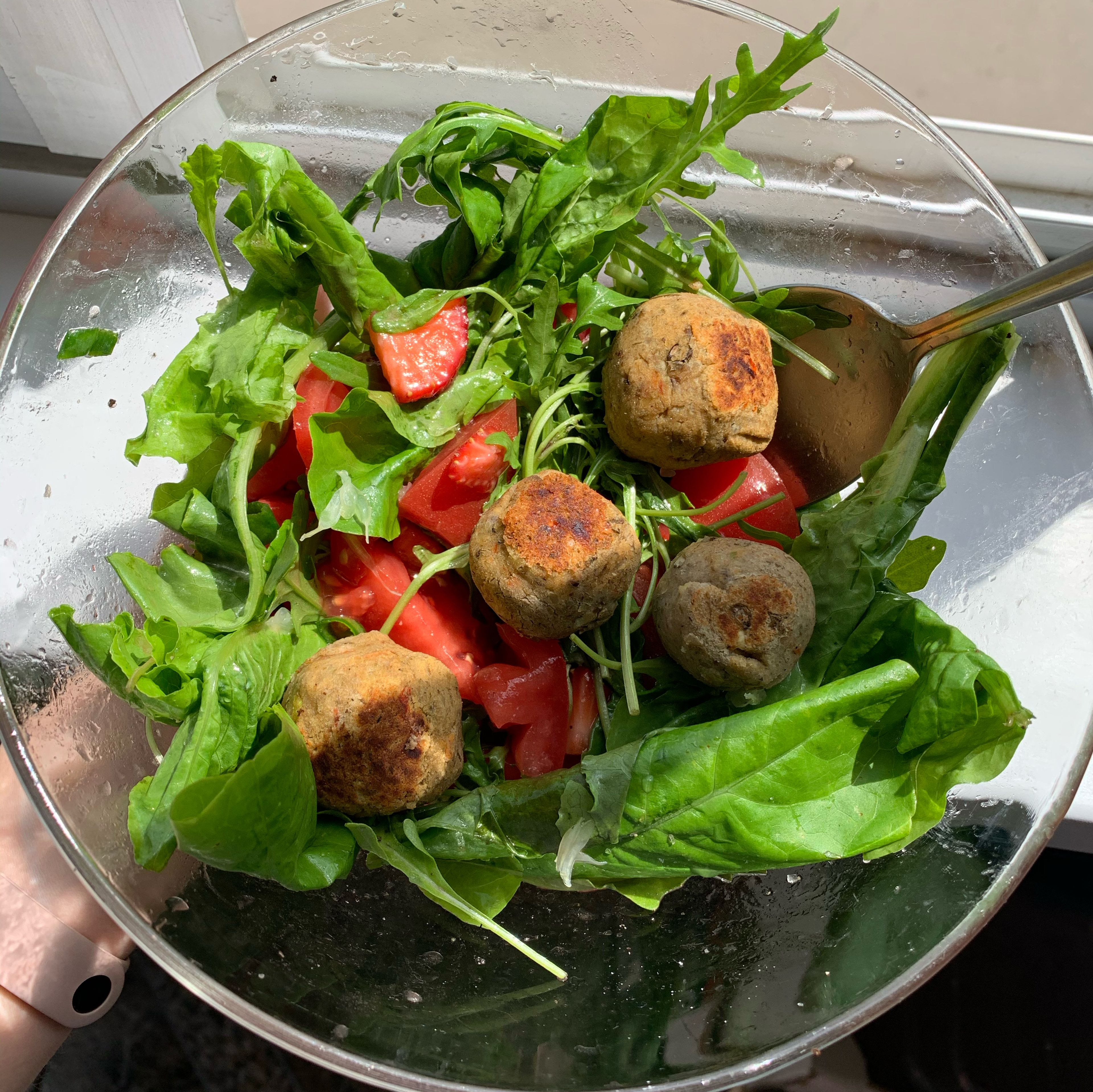 Make your fave salad and add some balls in it. I also put some raspberries, they add pleasant sweetness to the salad. 