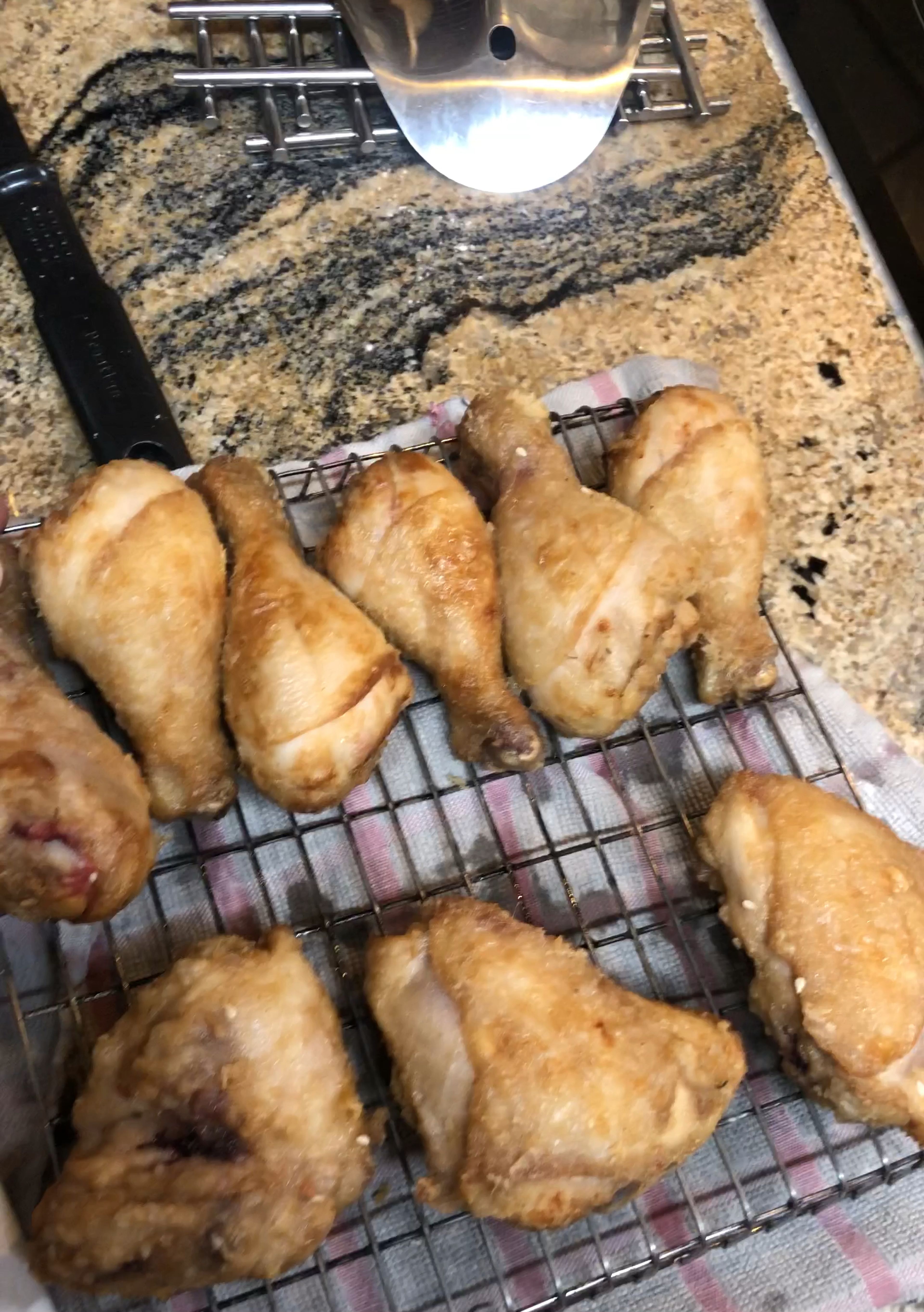 For the second fry we’re going to dip the chicken in the batter and then back into the pot for another 2-3 minutes. This time at 180 degrees Celsius. 