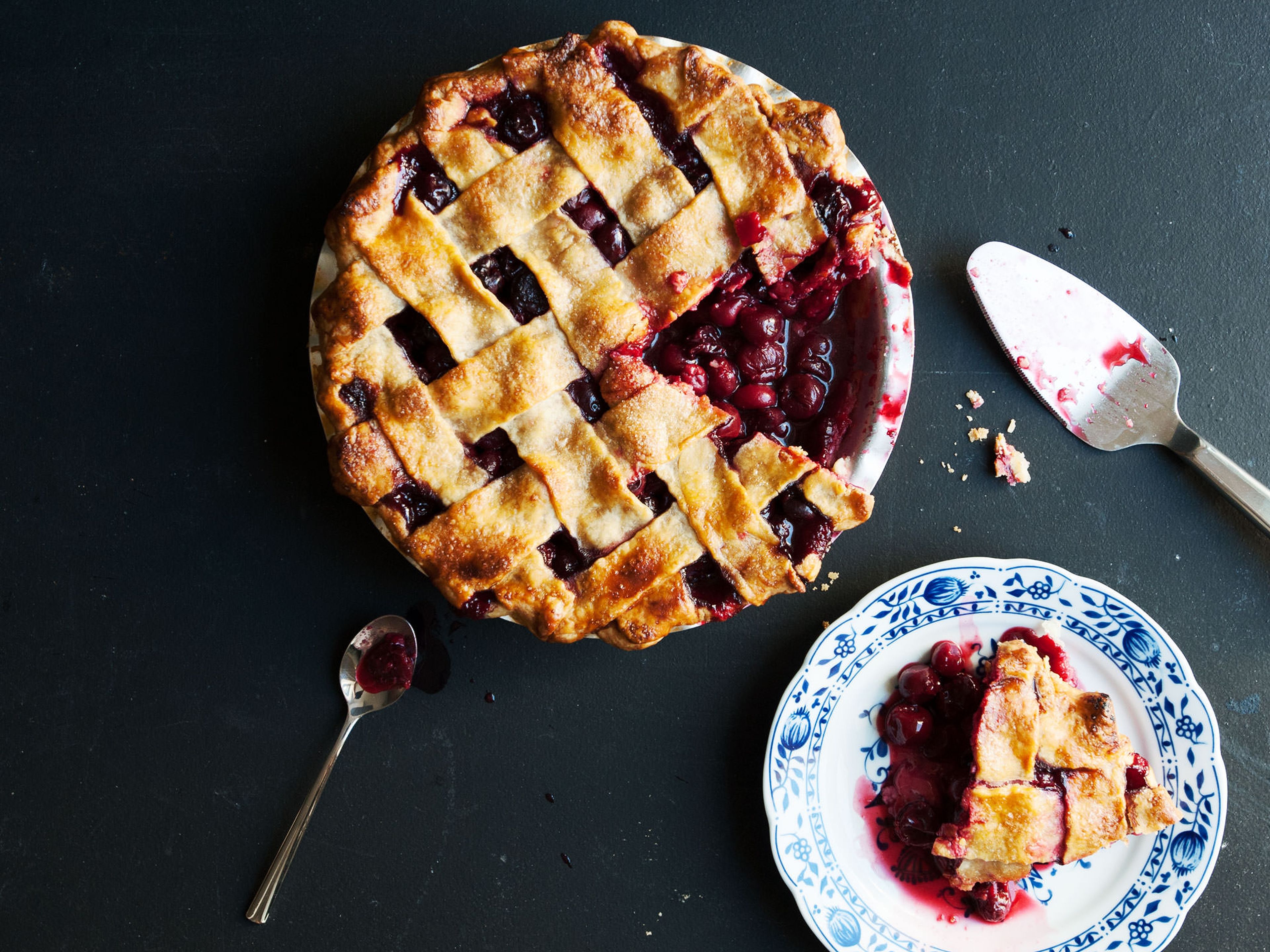 Sour cherry pie