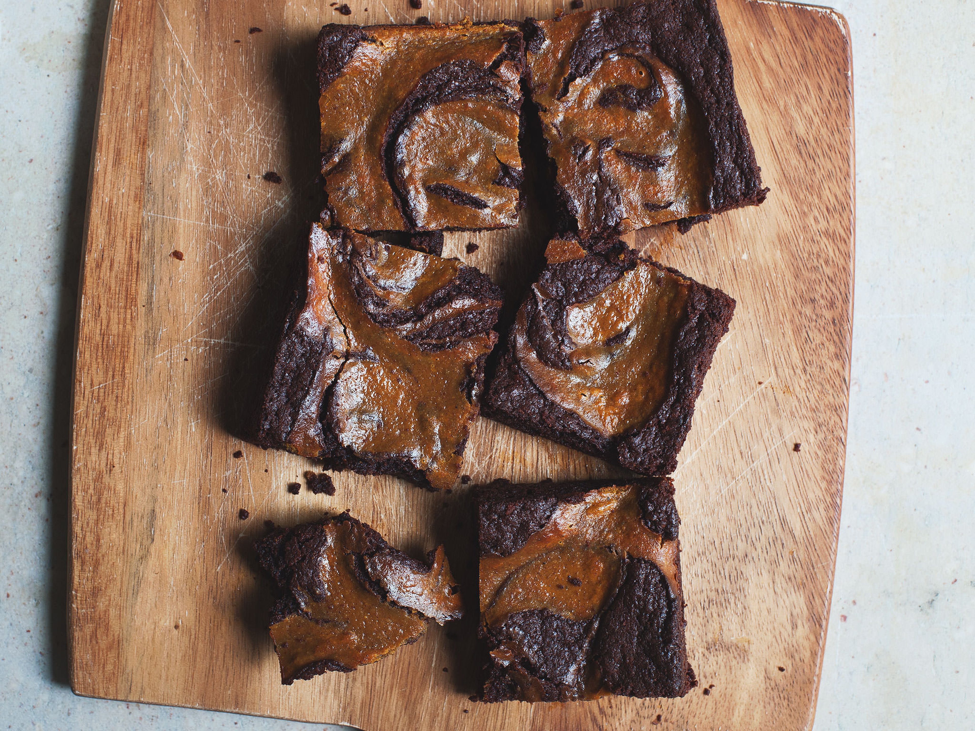 Pumpkin-swirl brownies