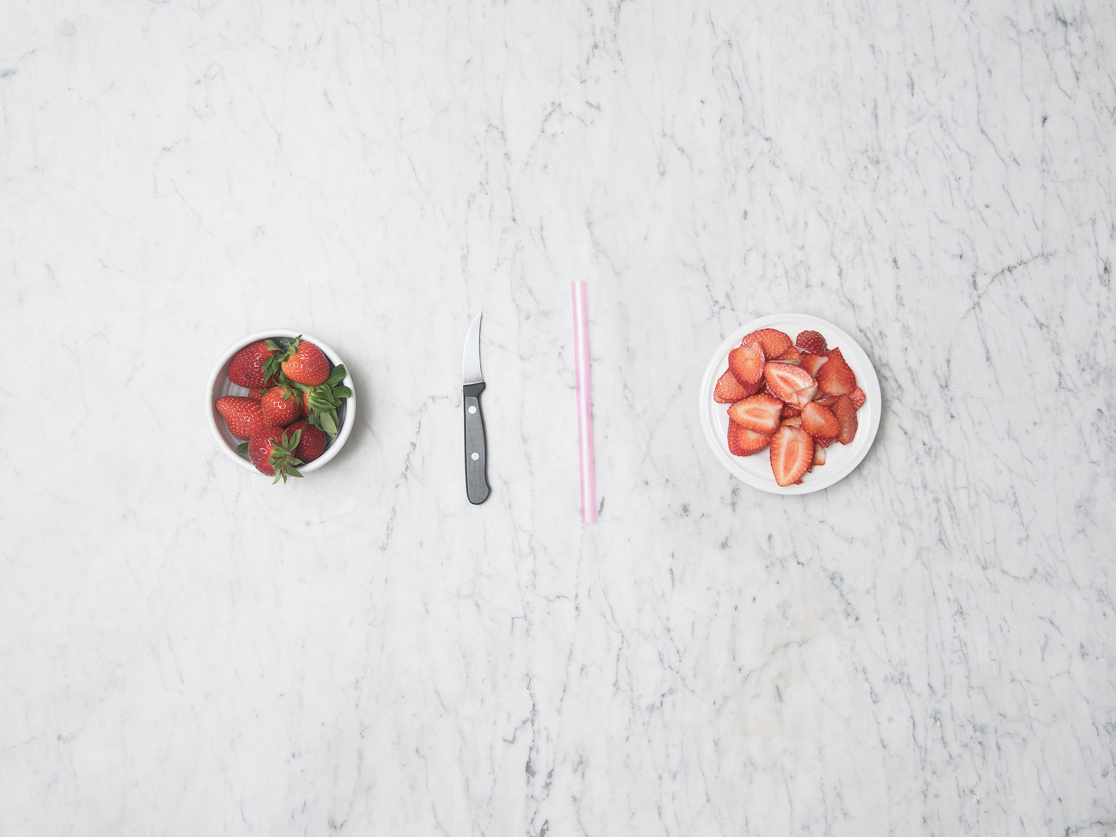 2 Wege Erdbeeren zu entstielen