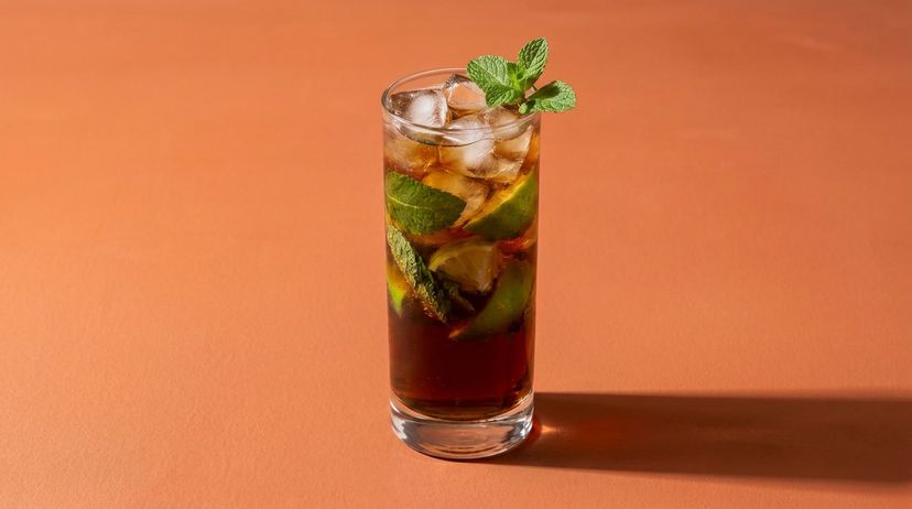 Genieße deinen Feierabend mit einem Dark Mojito