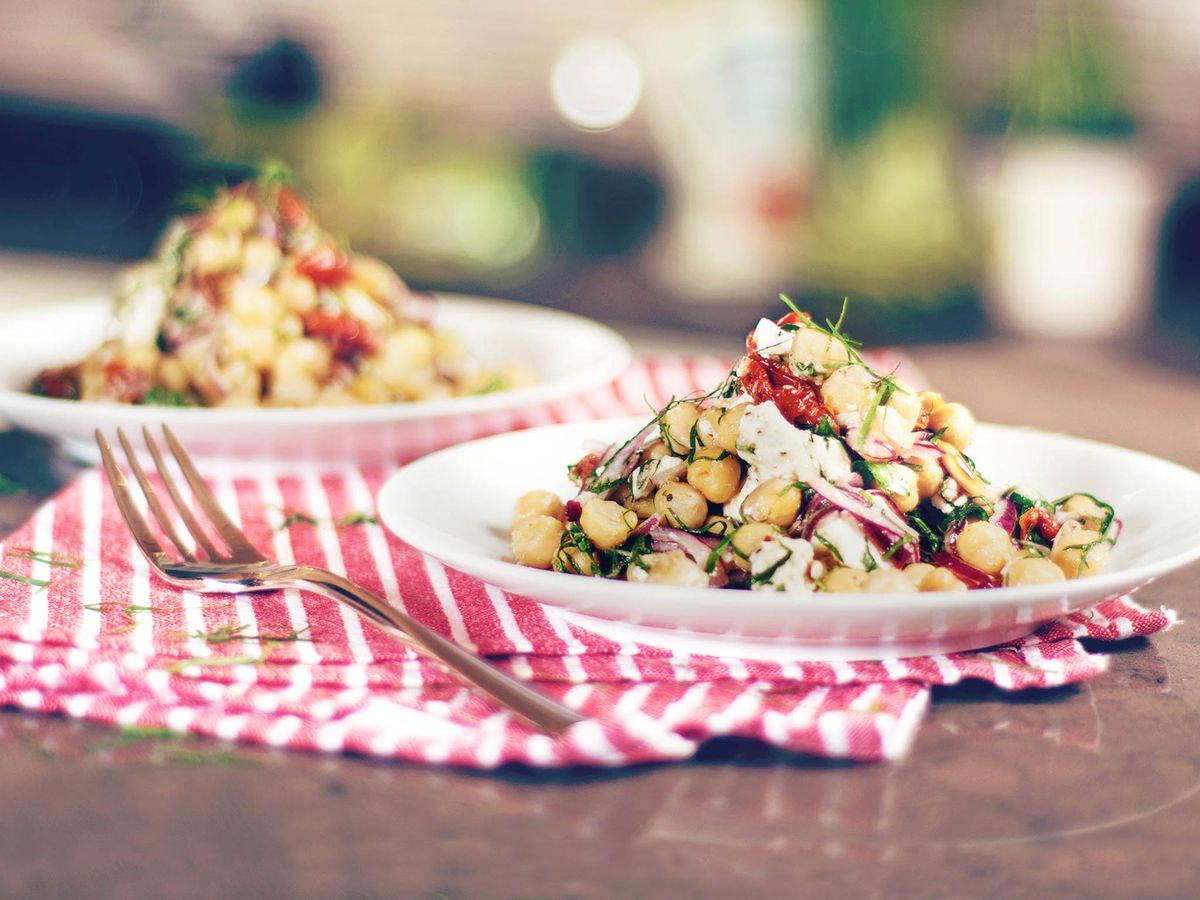 Refined chickpea salad | Recipe | Kitchen Stories