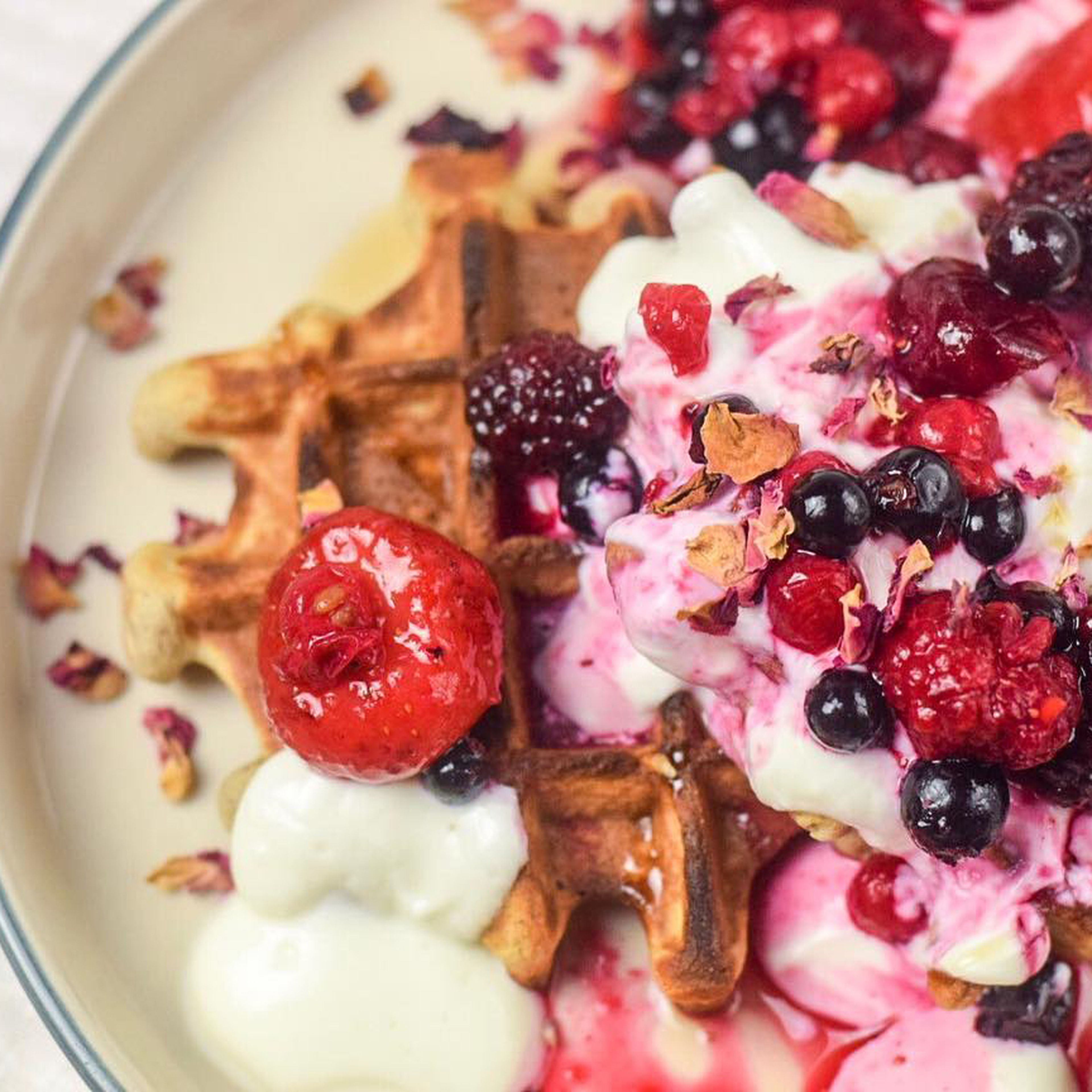 Waffles with yogurt and berries