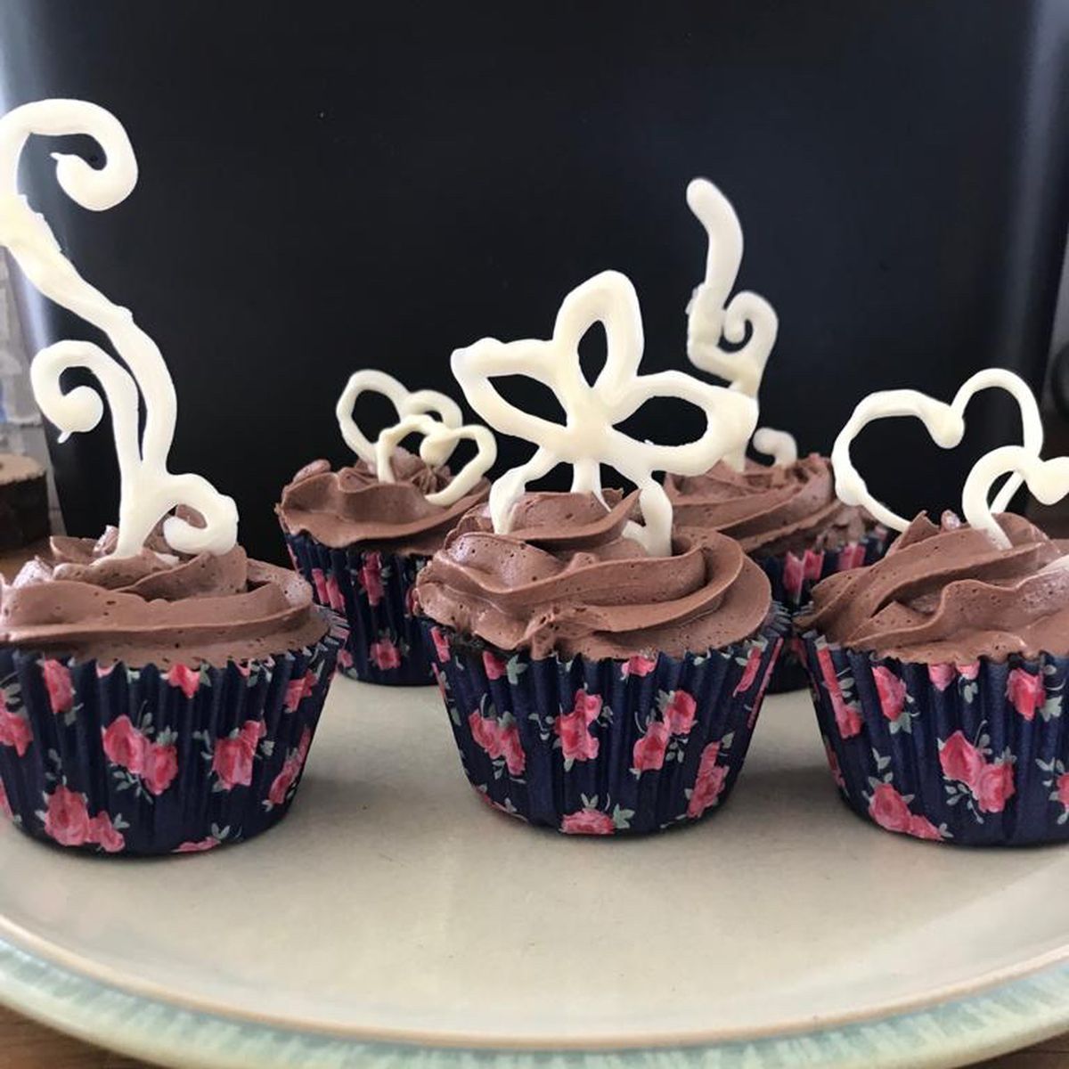 Easy chocolate cupcakes with white chocolate decoration | Recipe | Kitchen Stories