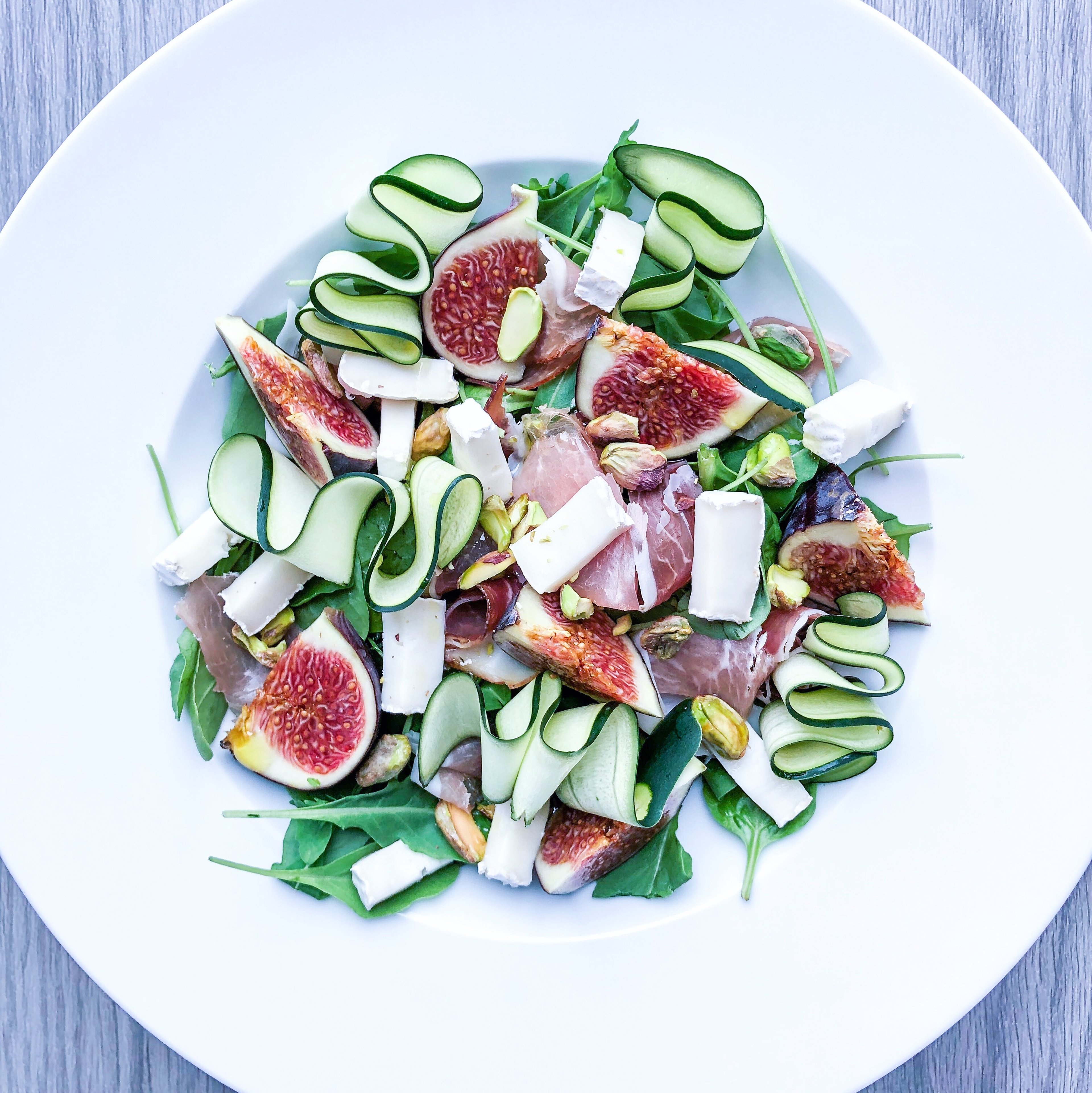 Wild Rocket Salad with Figs, Goats Cheese & Prosciutto