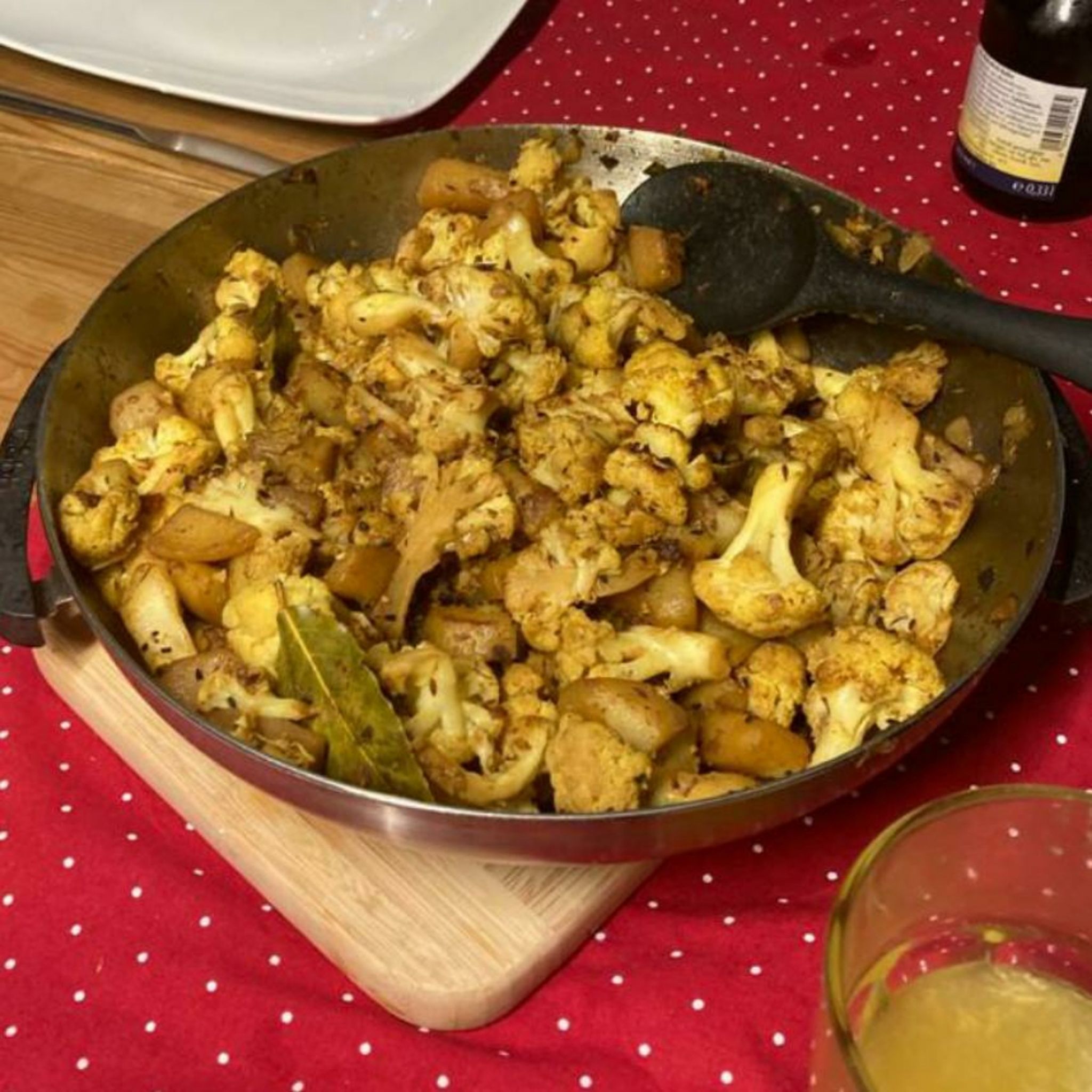 Aloo Gobhi (potatoes & cauliflower)