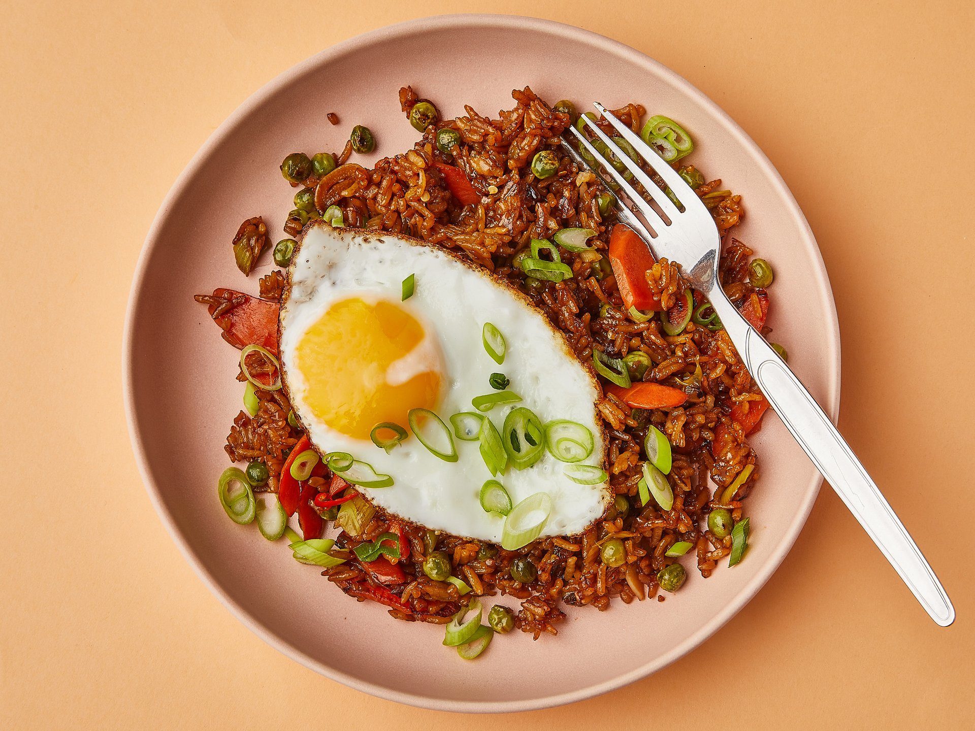 Schnelles Nasi Goreng (indonesischer gebratener Reis) | Rezept ...