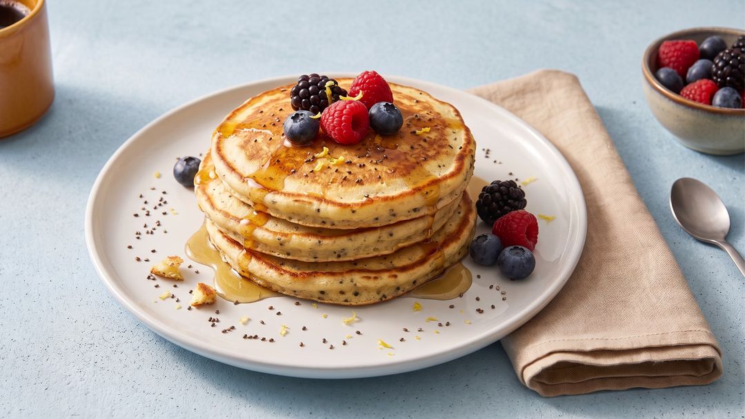 Sonniges Frühstück: fluffige Zitronen-Chia-Pancakes