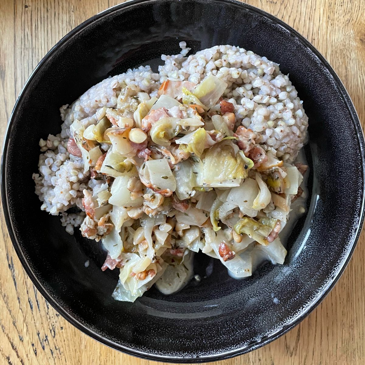 Chicorée mit Birne, Speck und Gorgonzola | Rezept | Kitchen Stories
