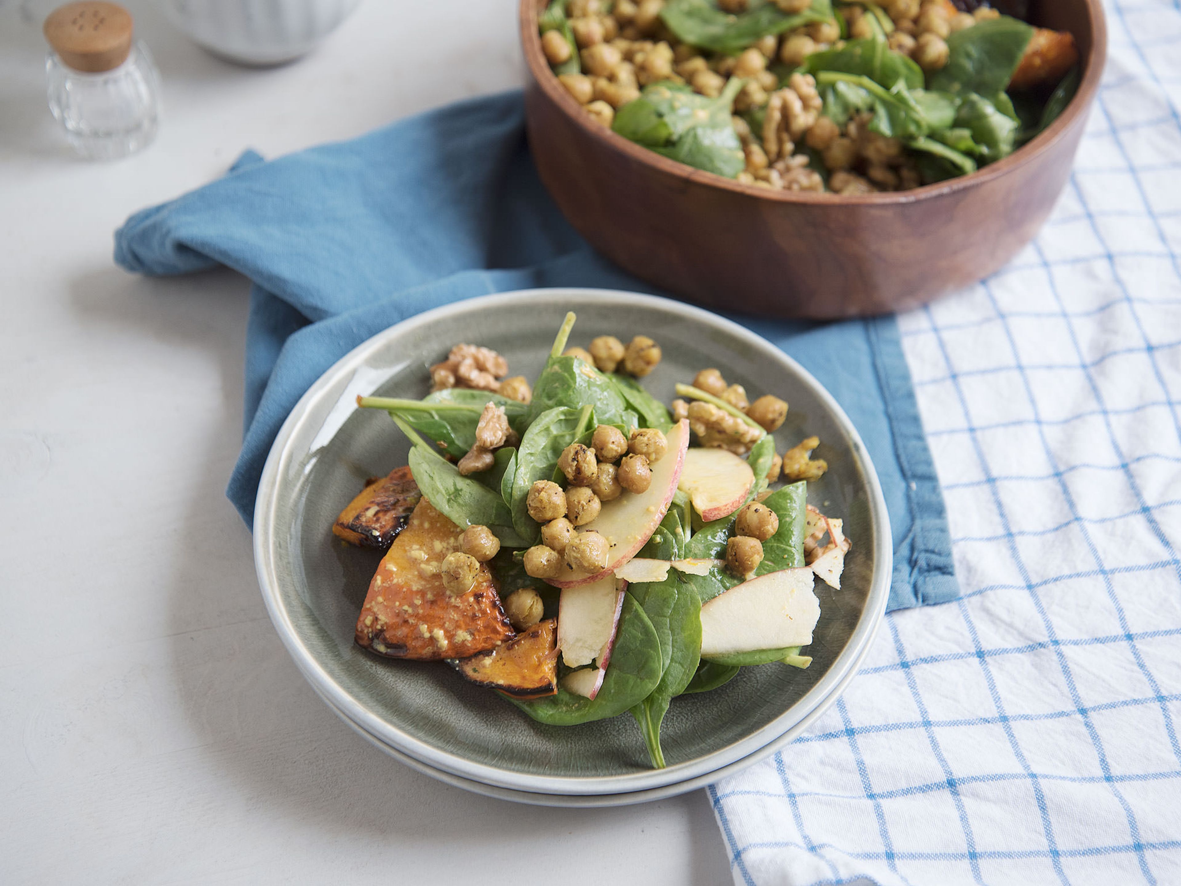 Herbstsalat mit Senf-Dressing