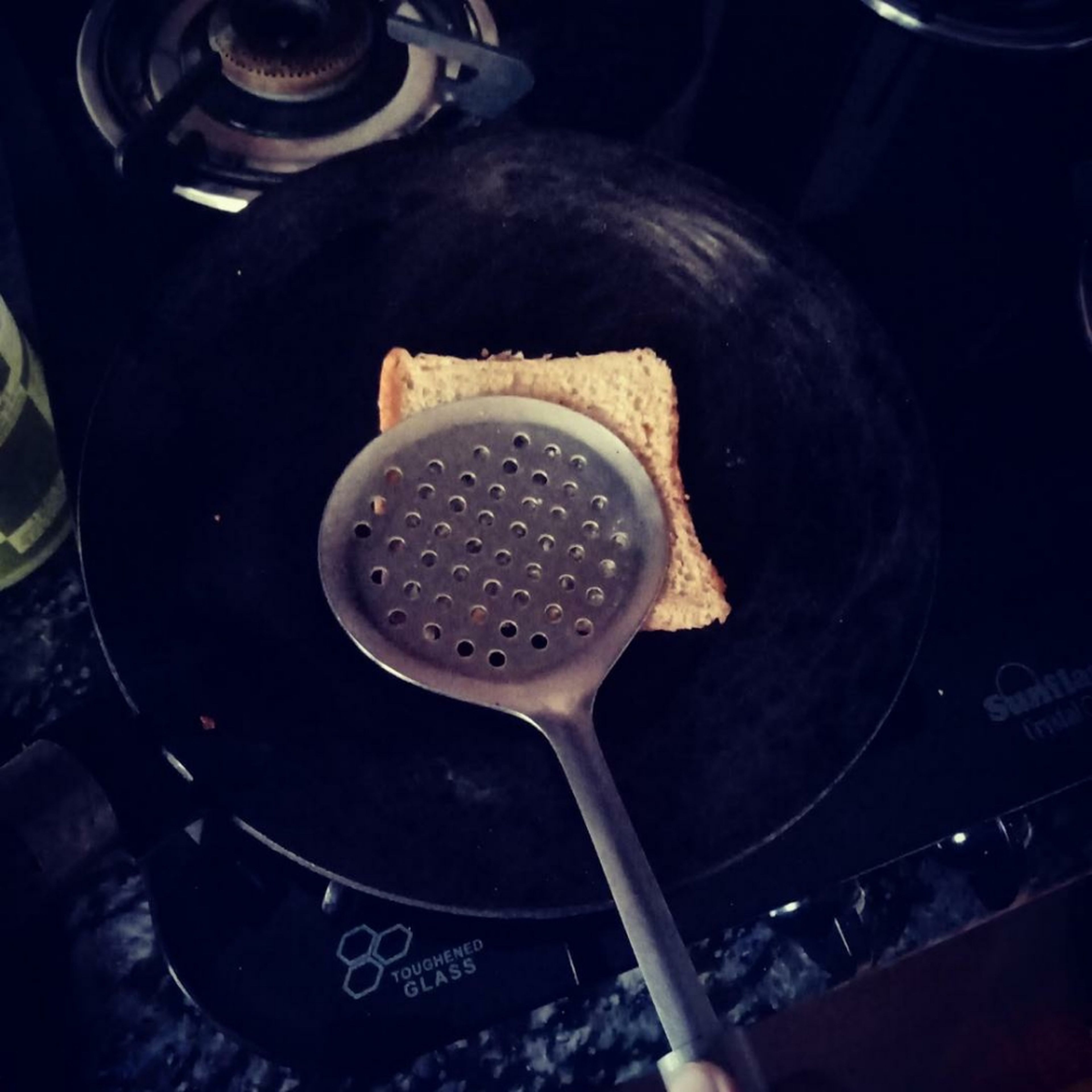 Toast the bread from both sides carefully.