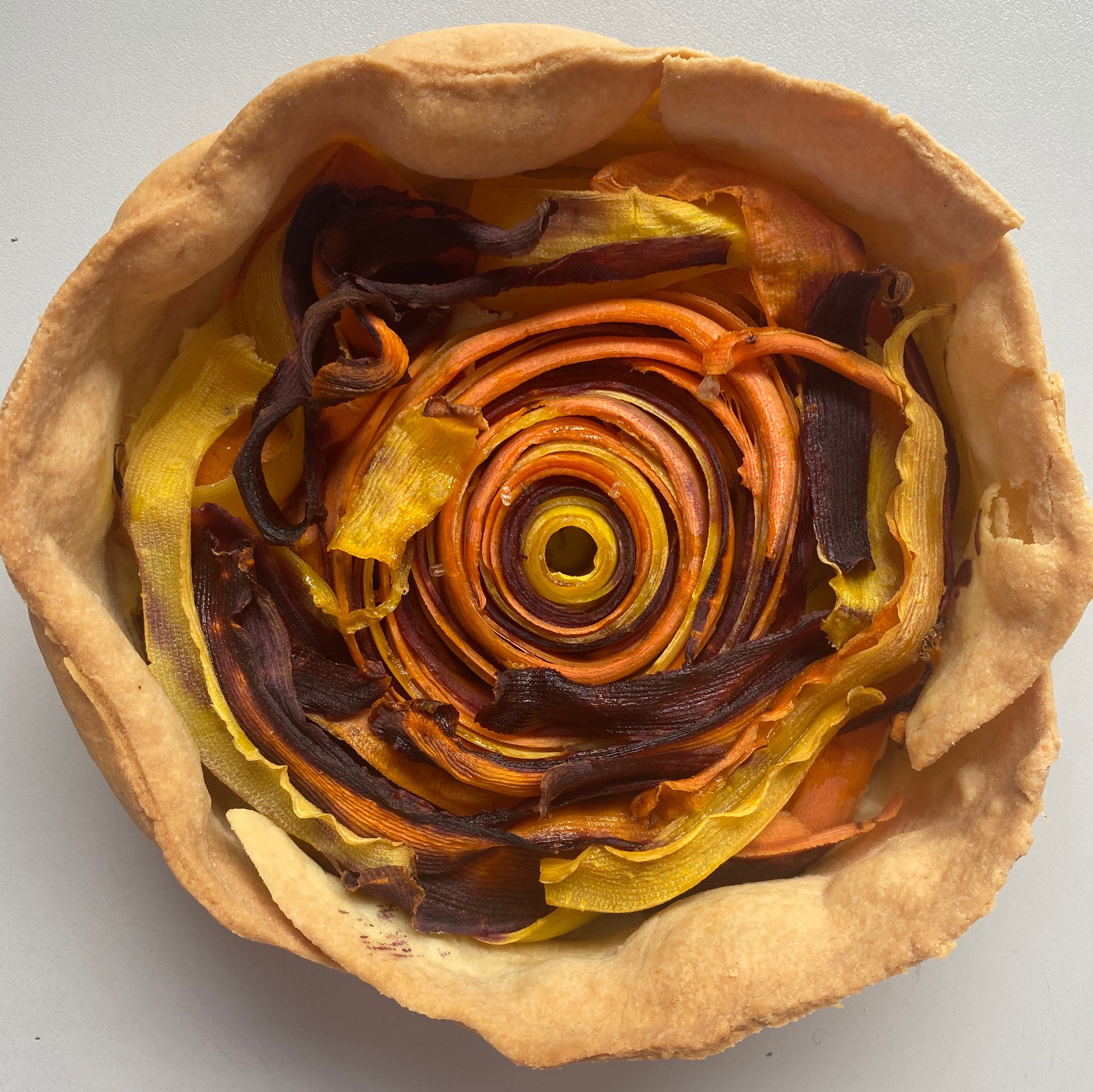 Gemüsetarte mit Dreierlei von der Karotte | Rezept | Kitchen Stories