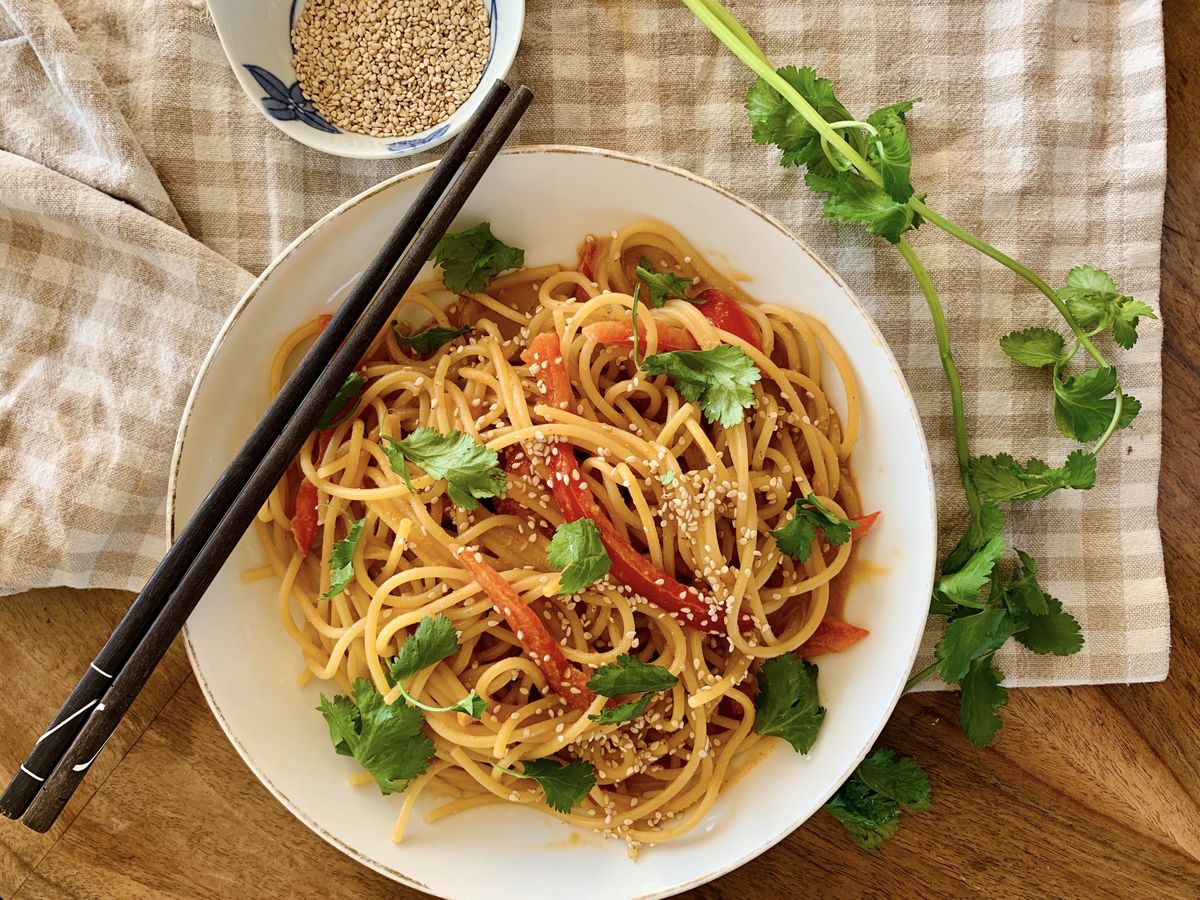 Spicy sesame peanut butter noodles | Recipe | Kitchen Stories