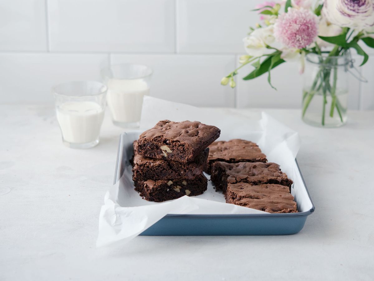 Easy double chocolate chip brownie | Recipe | Kitchen Stories