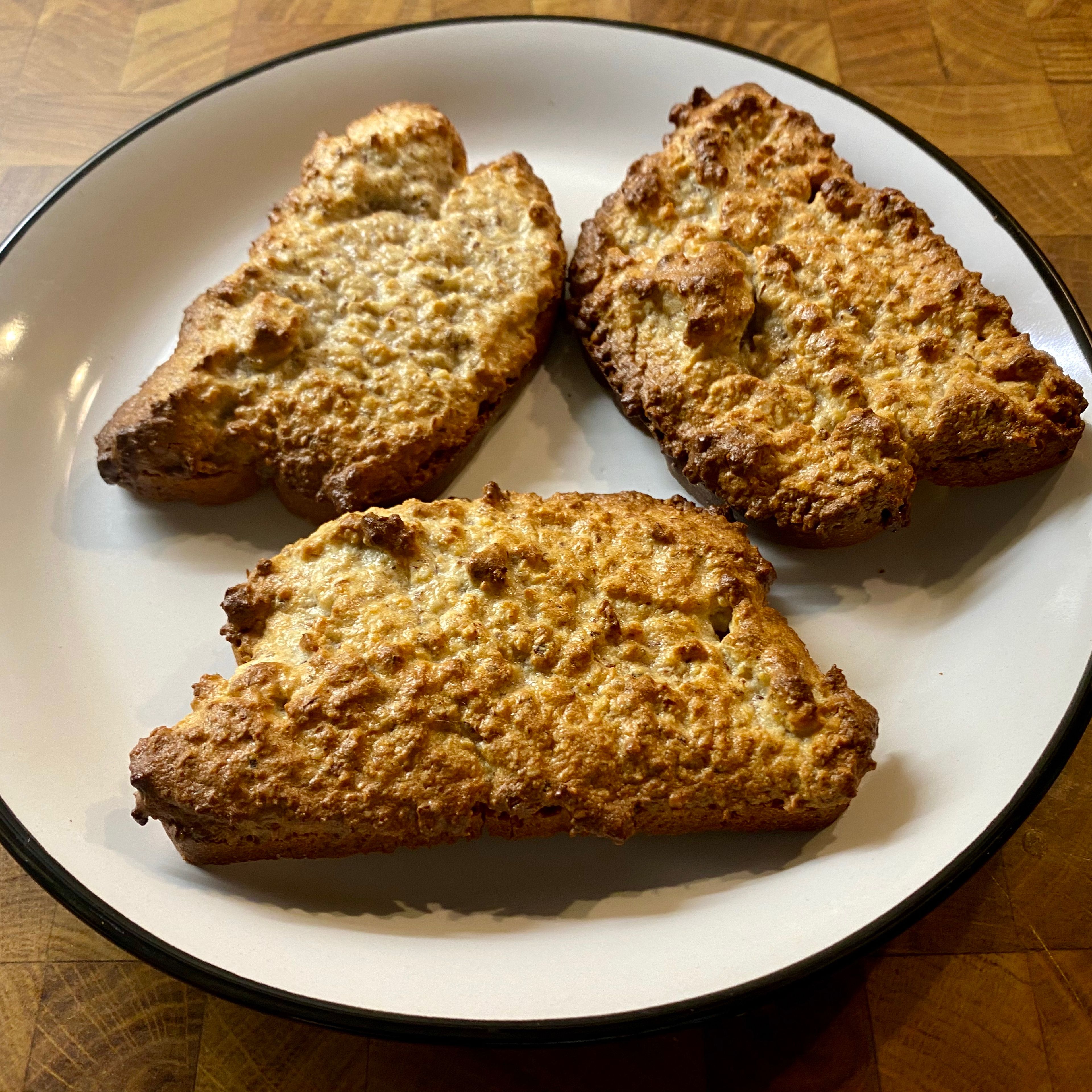 Zwieback mit Haselnusscreme