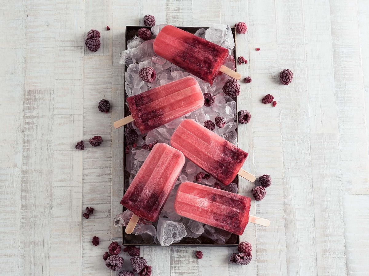 Gin and tonic popsicles with raspberries | Recipe | Kitchen Stories