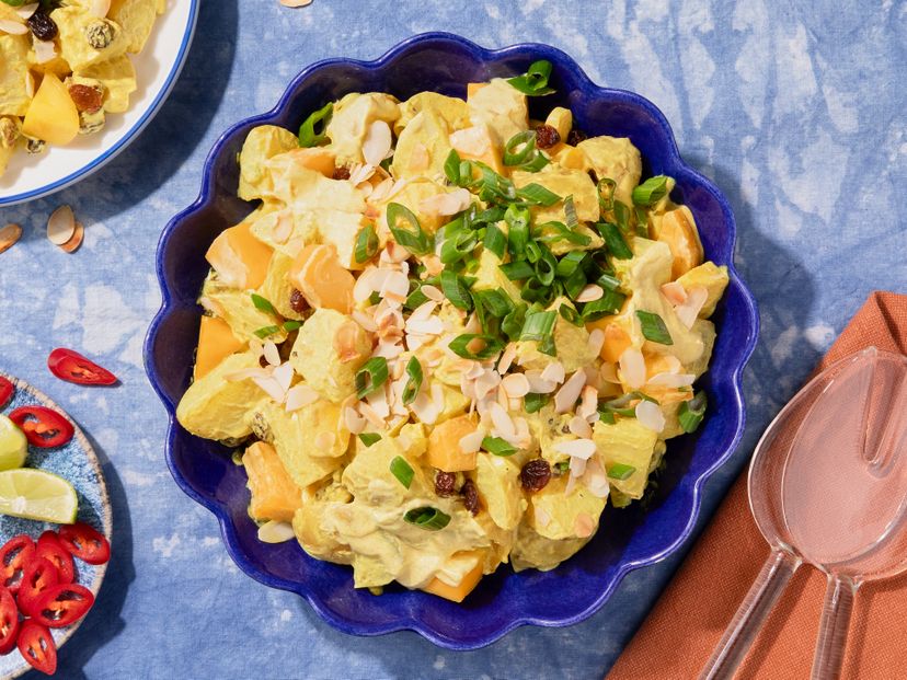 Cremiger Curry-Kartoffelsalat mit Mango