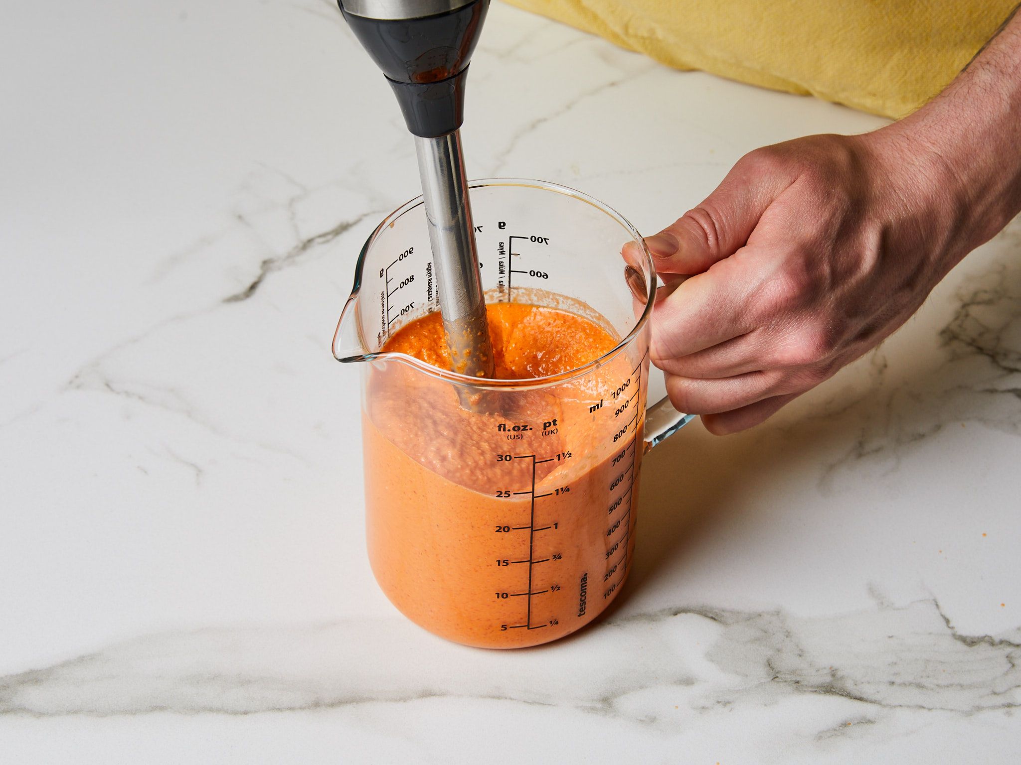 Unter 20 Minuten Romesco-Pasta mit gerösteter Paprika und Mandeln ...