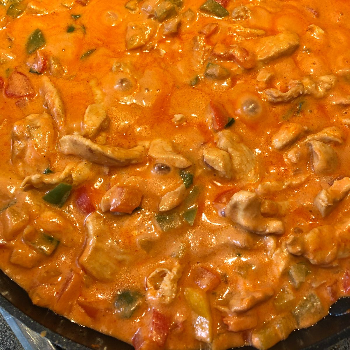 Paprika Hähnchengeschnetzeltes | Rezept | Kitchen Stories