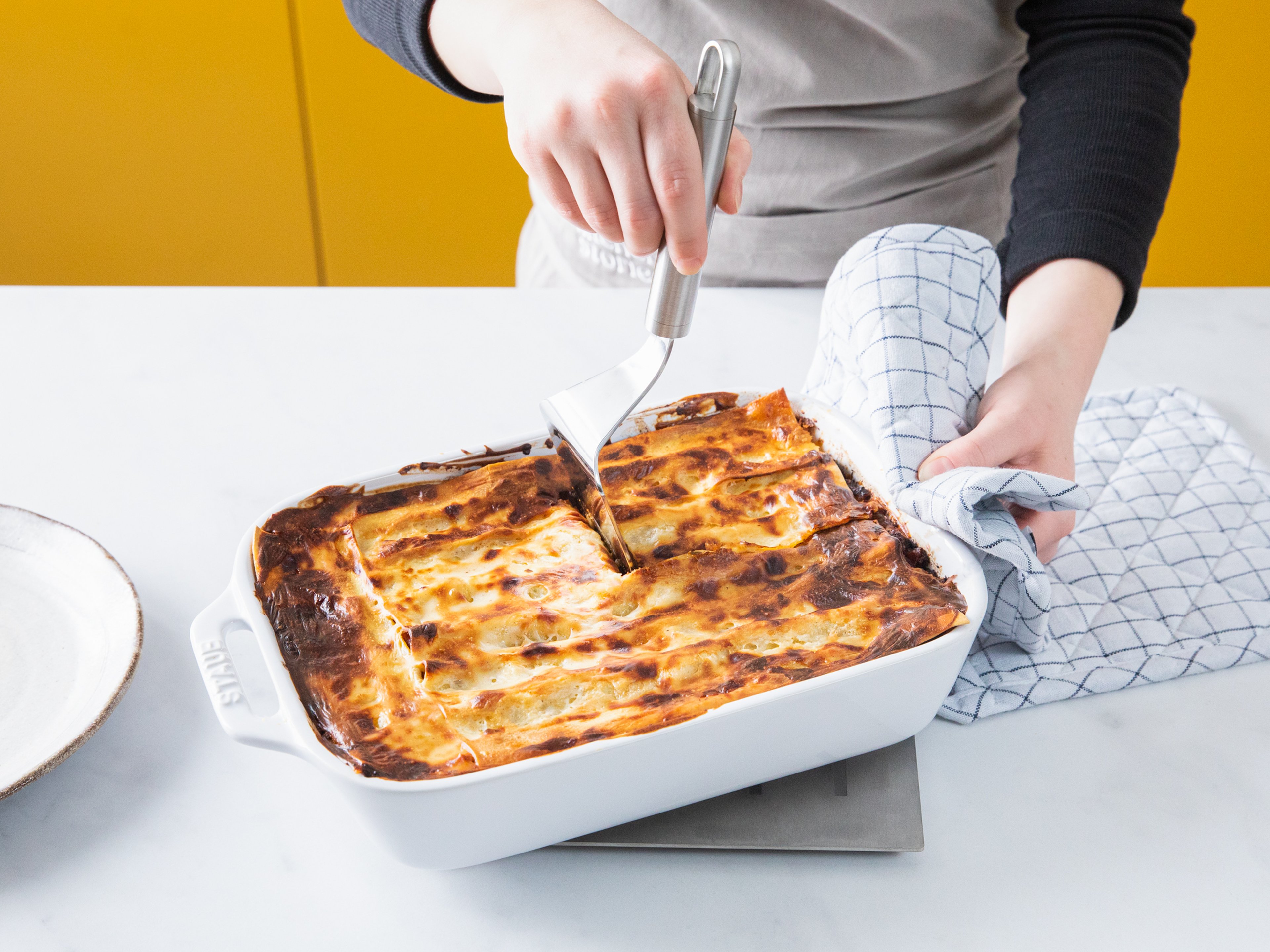 Hanna macht klassische Bolognese-Lasagne