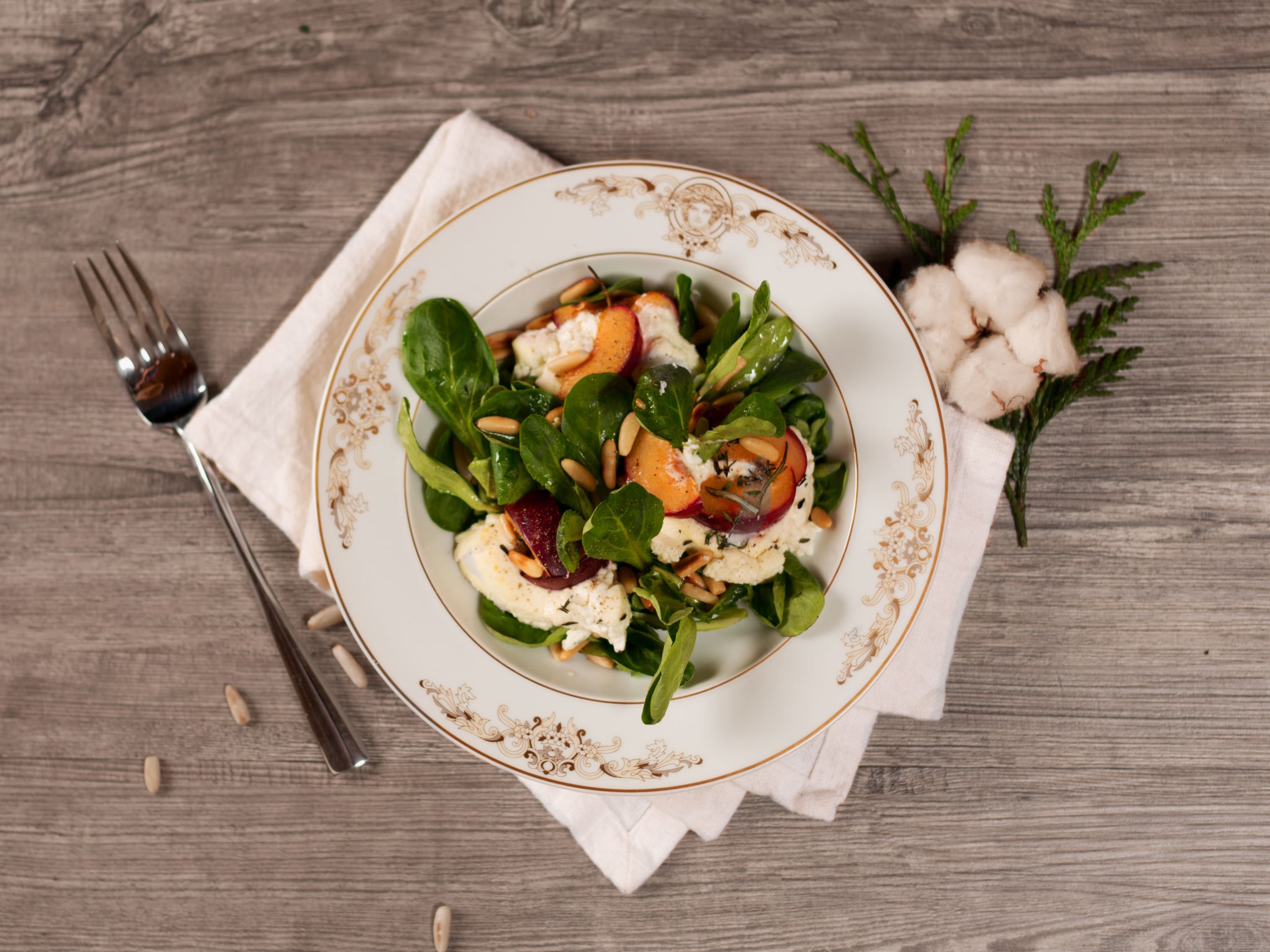 Wintersalat mit warmem Ziegenkäse