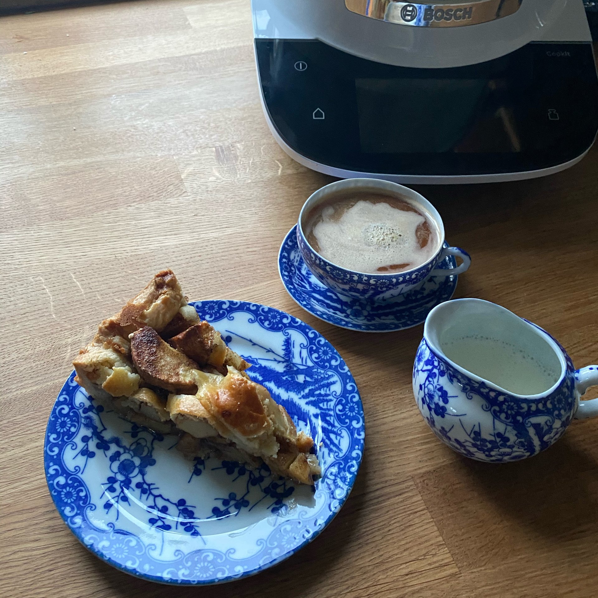 Holländischer Apfelkuchen mit dem Bosch Cookit | Rezept | Kitchen Stories