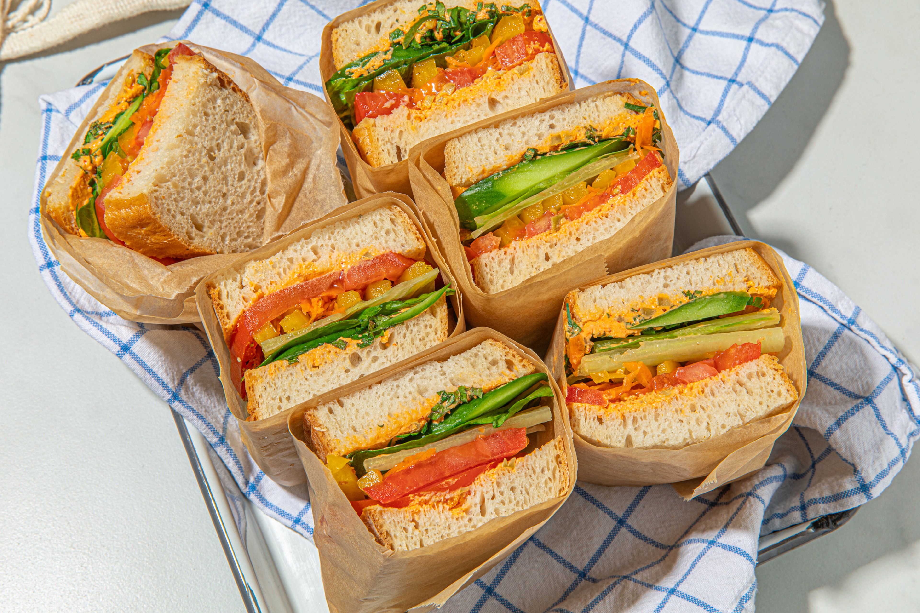 Großes Sommer-Veggie-Sandwich