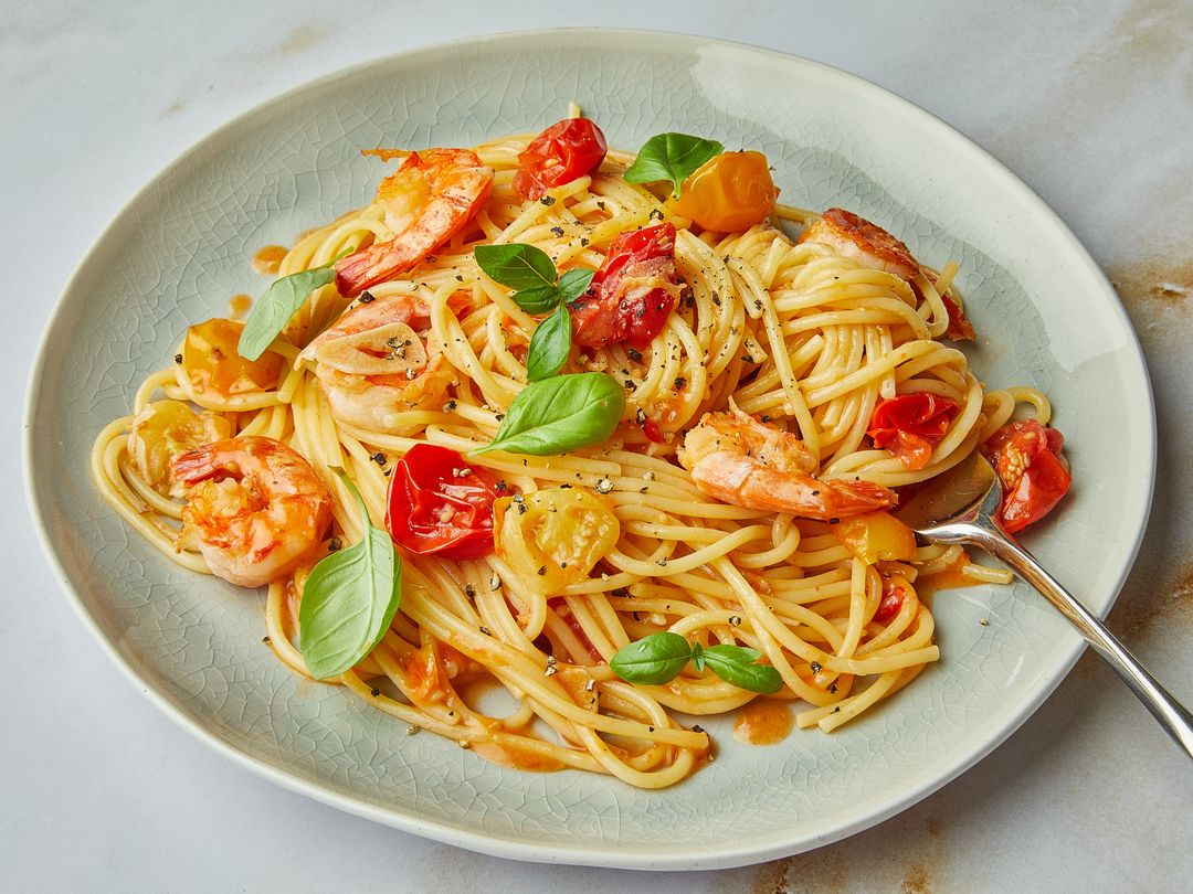 One-pot shrimp and tomato pasta