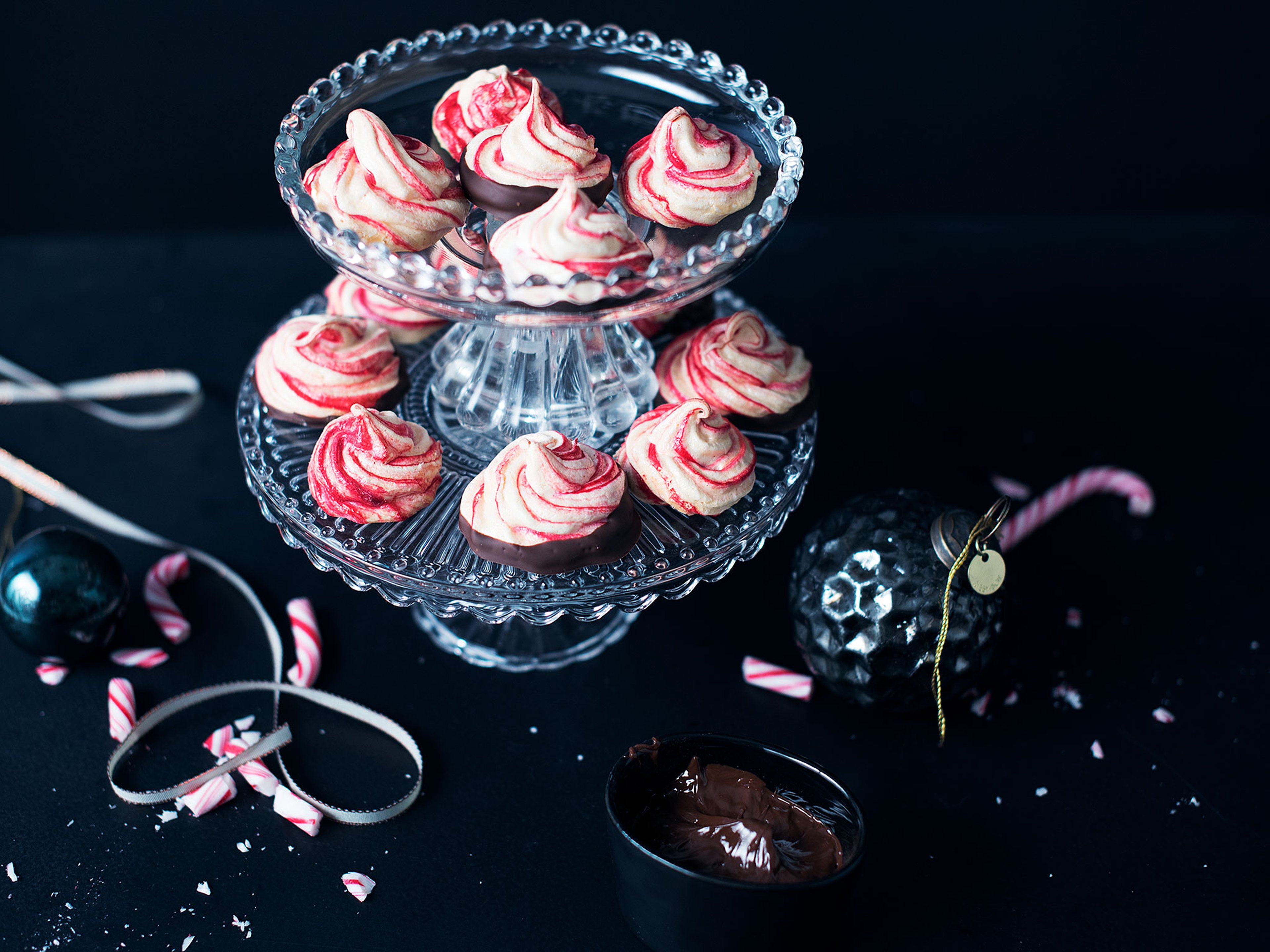 Candy cane meringues