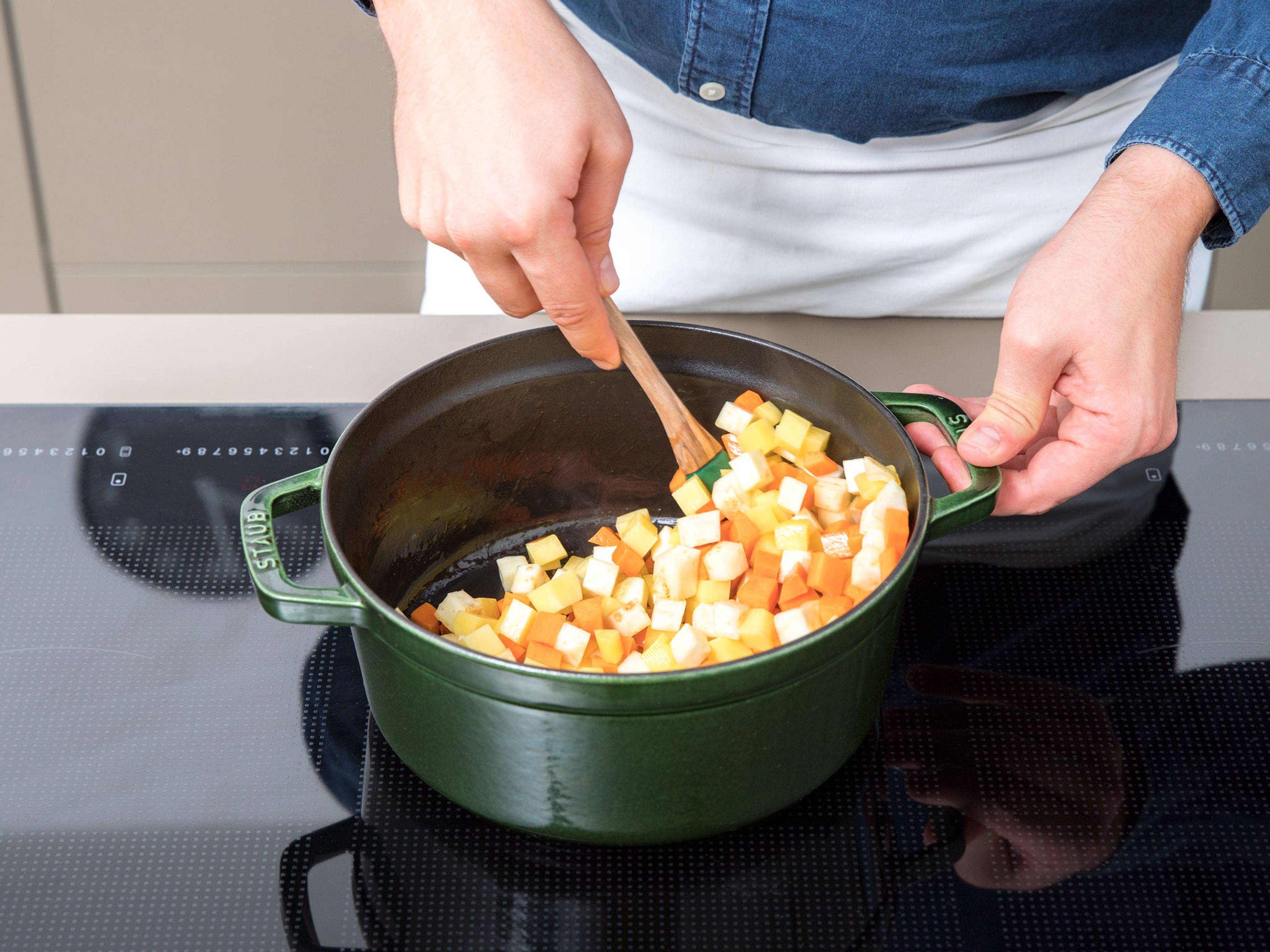 Melt some butter in a pot and add potatoes and remaining diced vegetables. Sauté for approx. 1 –2 min. Add some flour, stir well, and deglaze with enough veal stock to cover the vegetables. Season with salt and nutmeg and let simmer for approx. 15 min.