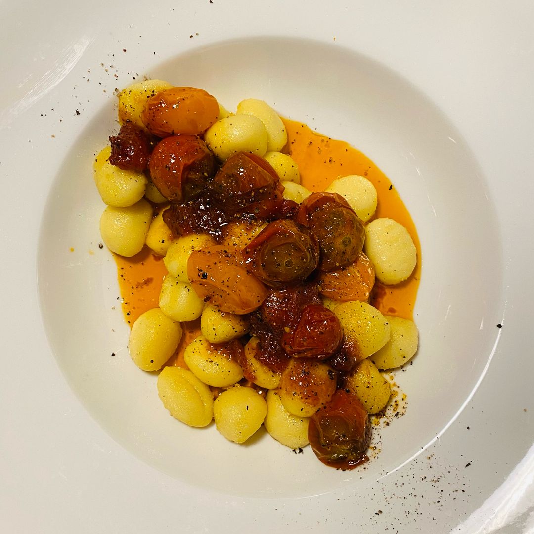 Gnocchi with sweet&spicy oven roasted tomatoes